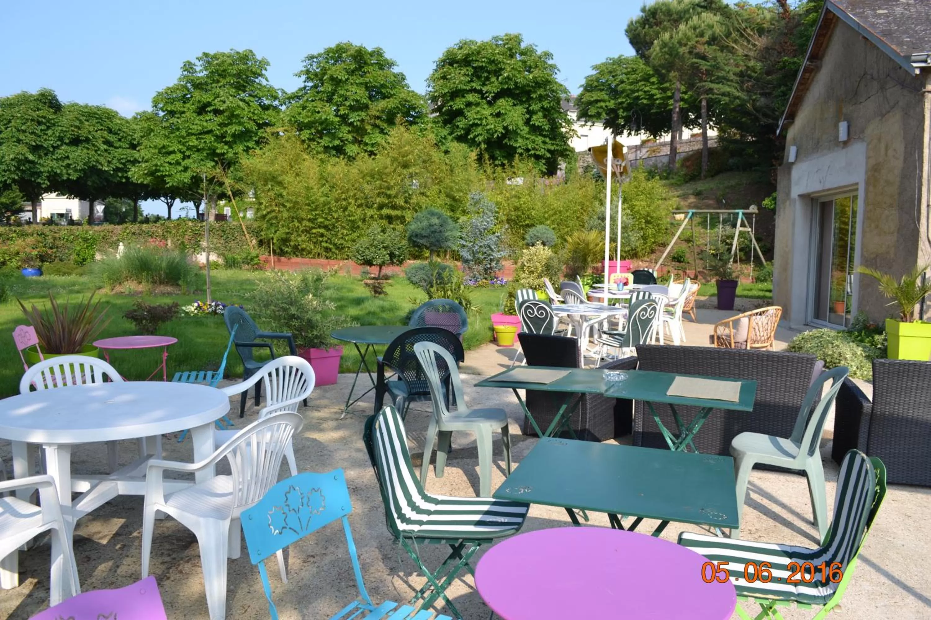 Patio in Hôtel Le Castel