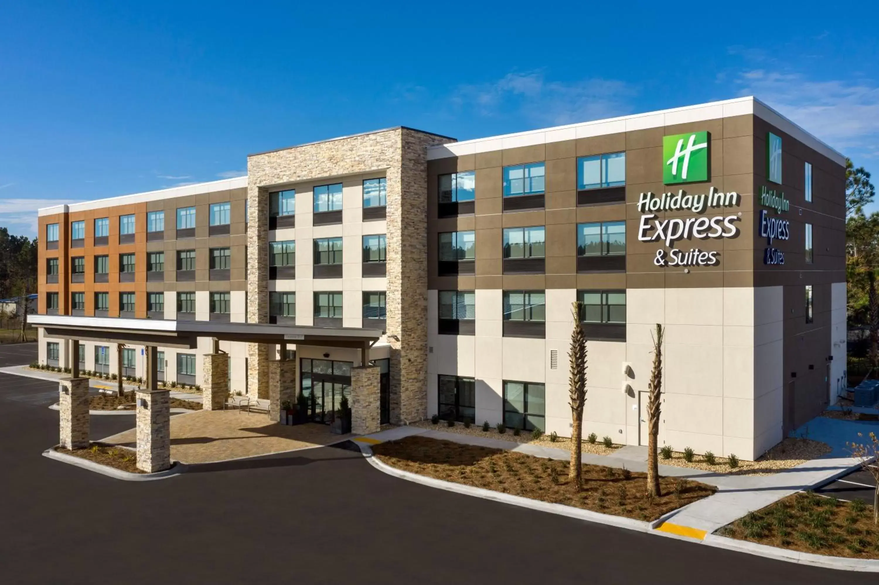 Property building in Holiday Inn Express & Suites Kingsland I-95-Naval Base Area by IHG Property building in Holiday Inn Express & Suites Kingsland I-95-Naval Base Area by IHG