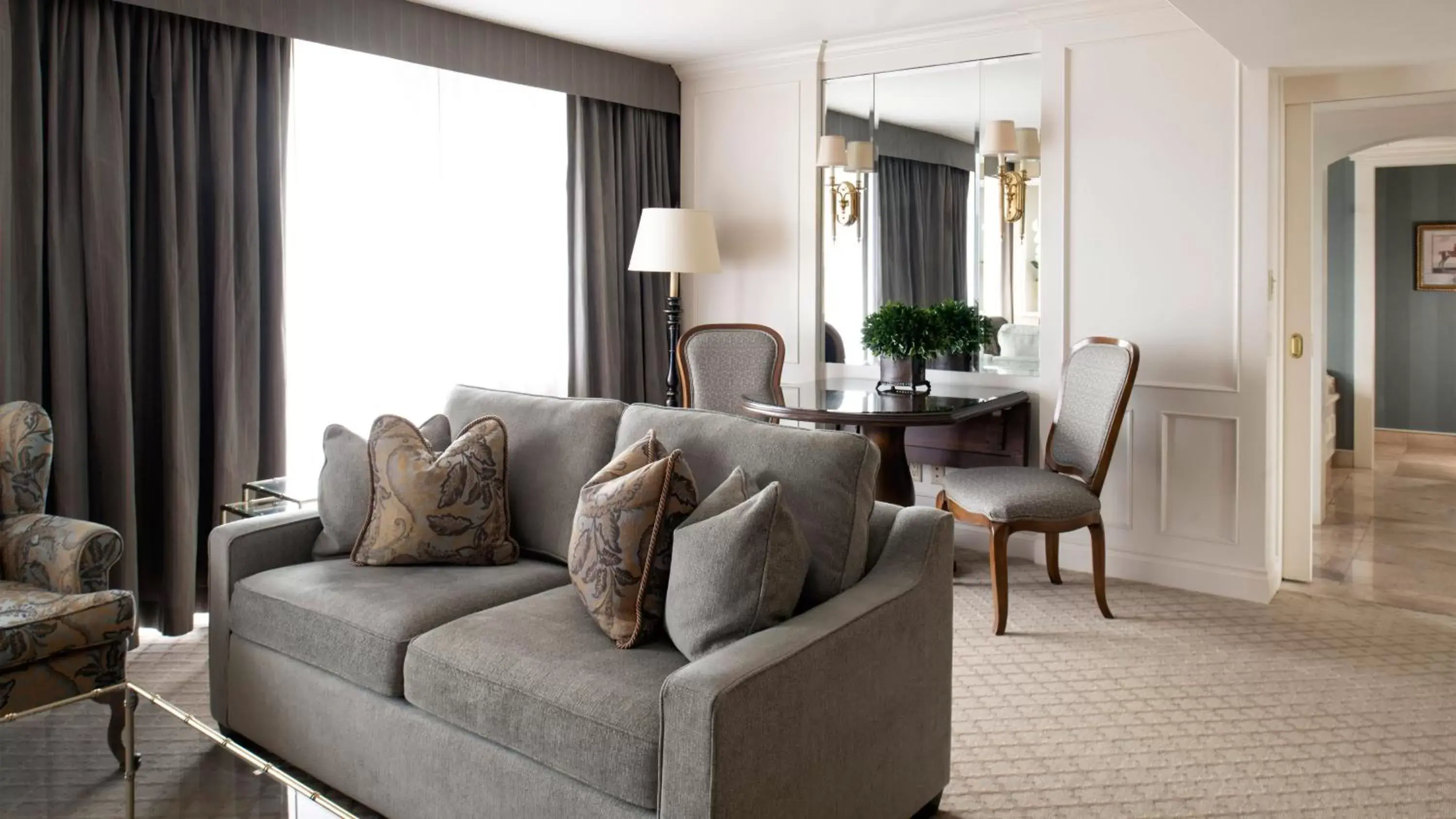 Living room, Seating Area in Wedgewood Hotel & Spa - Relais & Chateaux