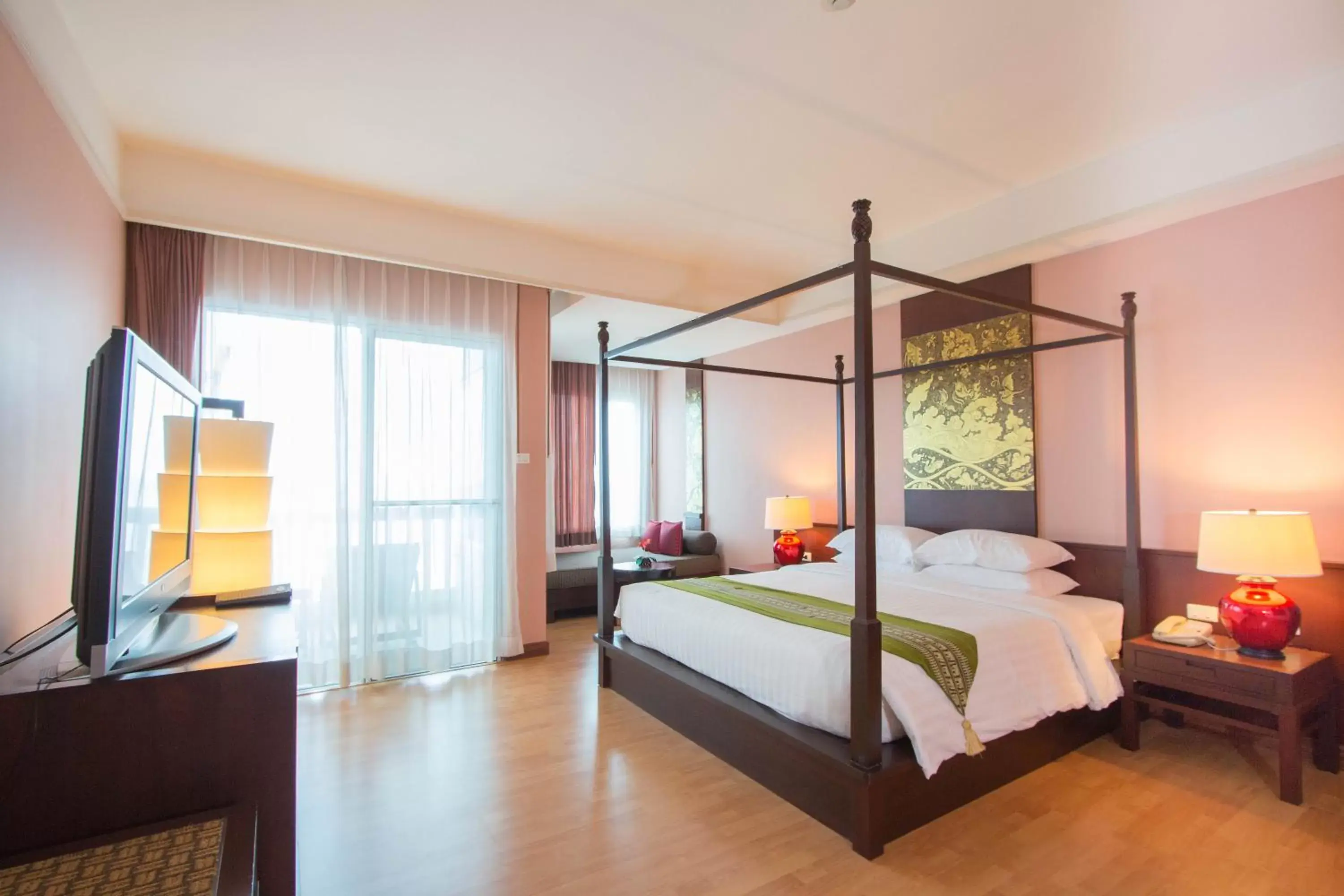 Bed in Grand Pacific Sovereign Resort & Spa Bed in Grand Pacific Sovereign Resort & Spa