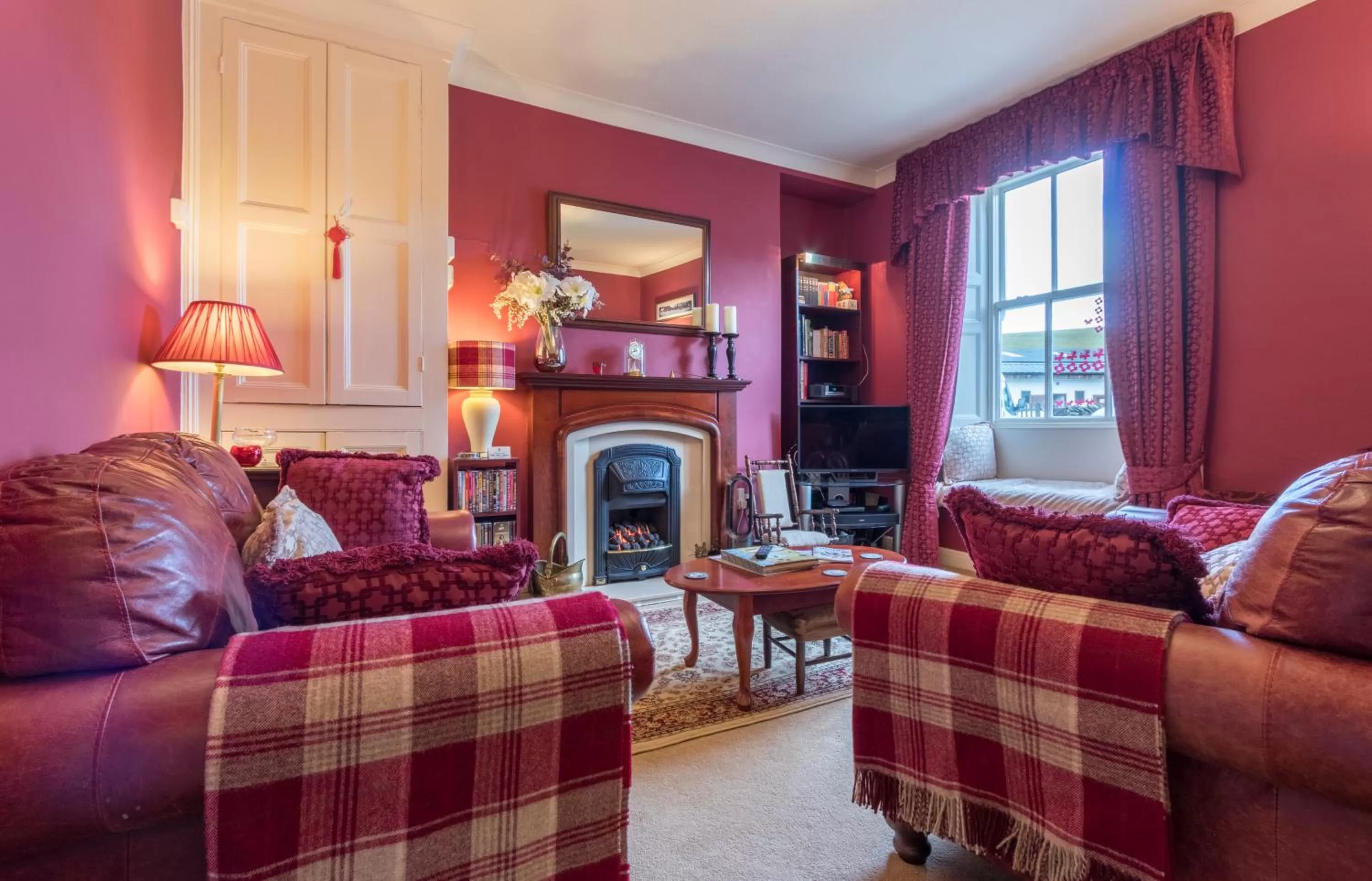 Communal lounge/ TV room in The Hill