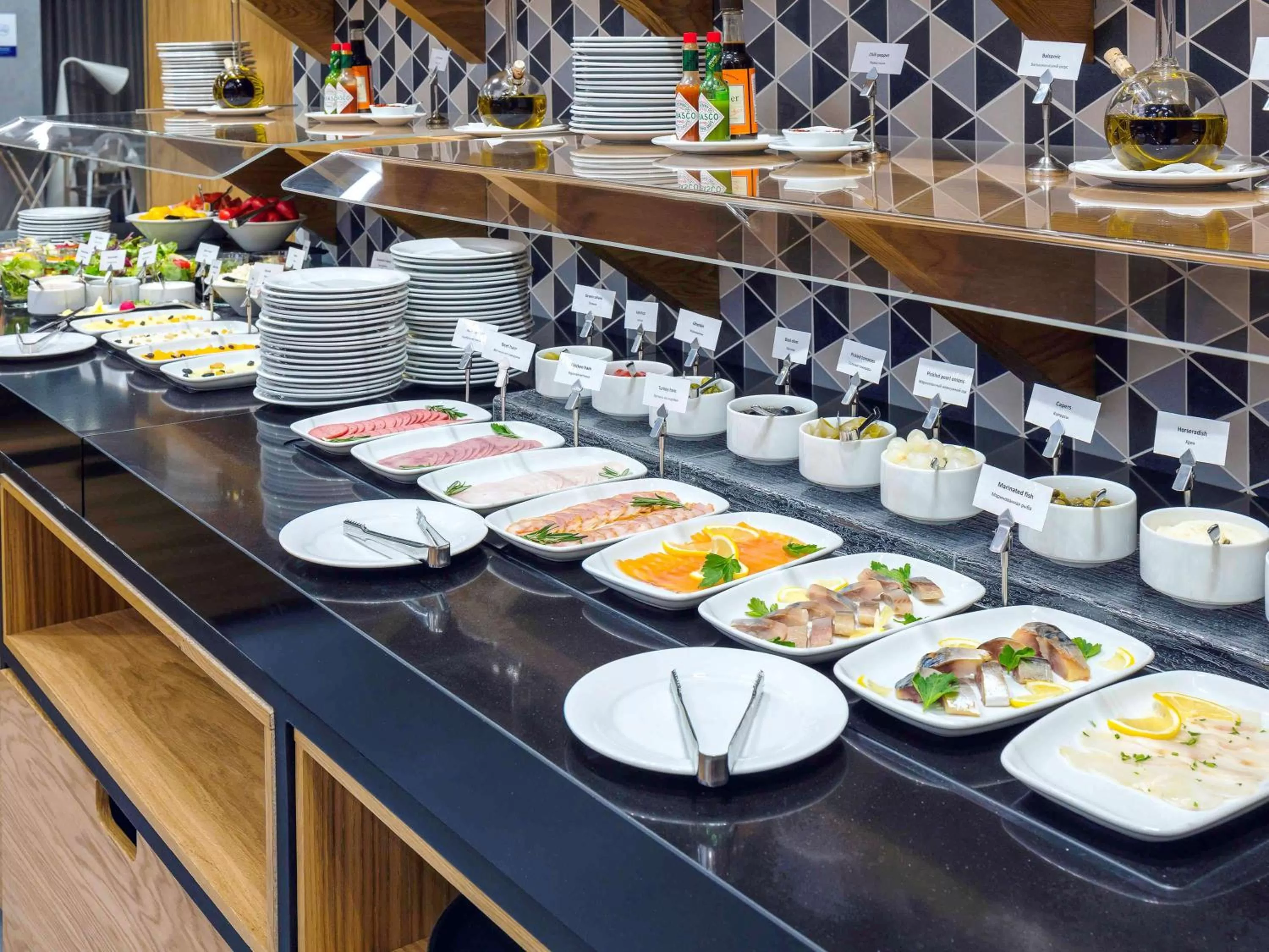 Restaurant/places to eat in Novotel Almaty City Center