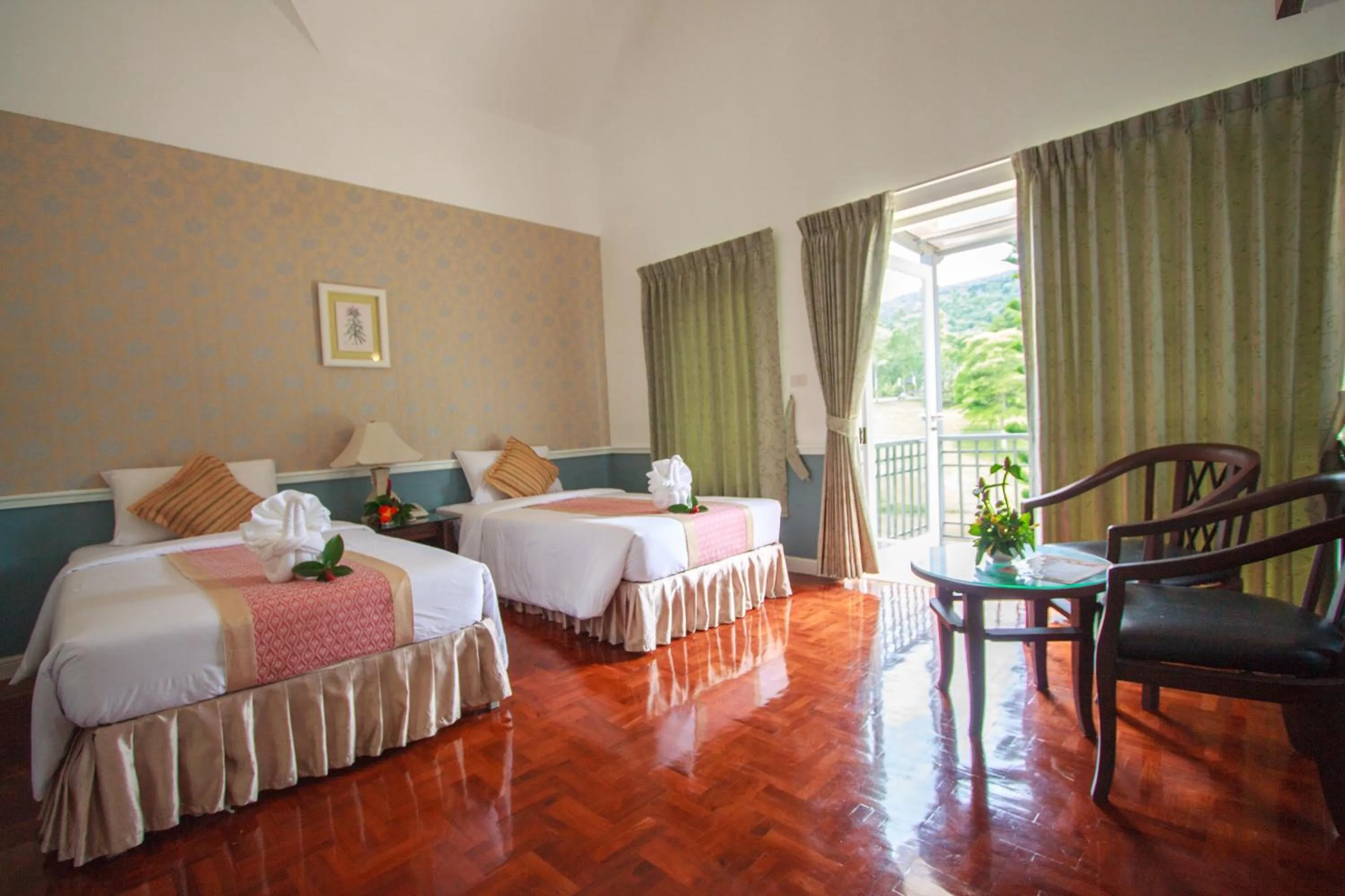 Decorative detail, Bed in Brookside Valley Resort