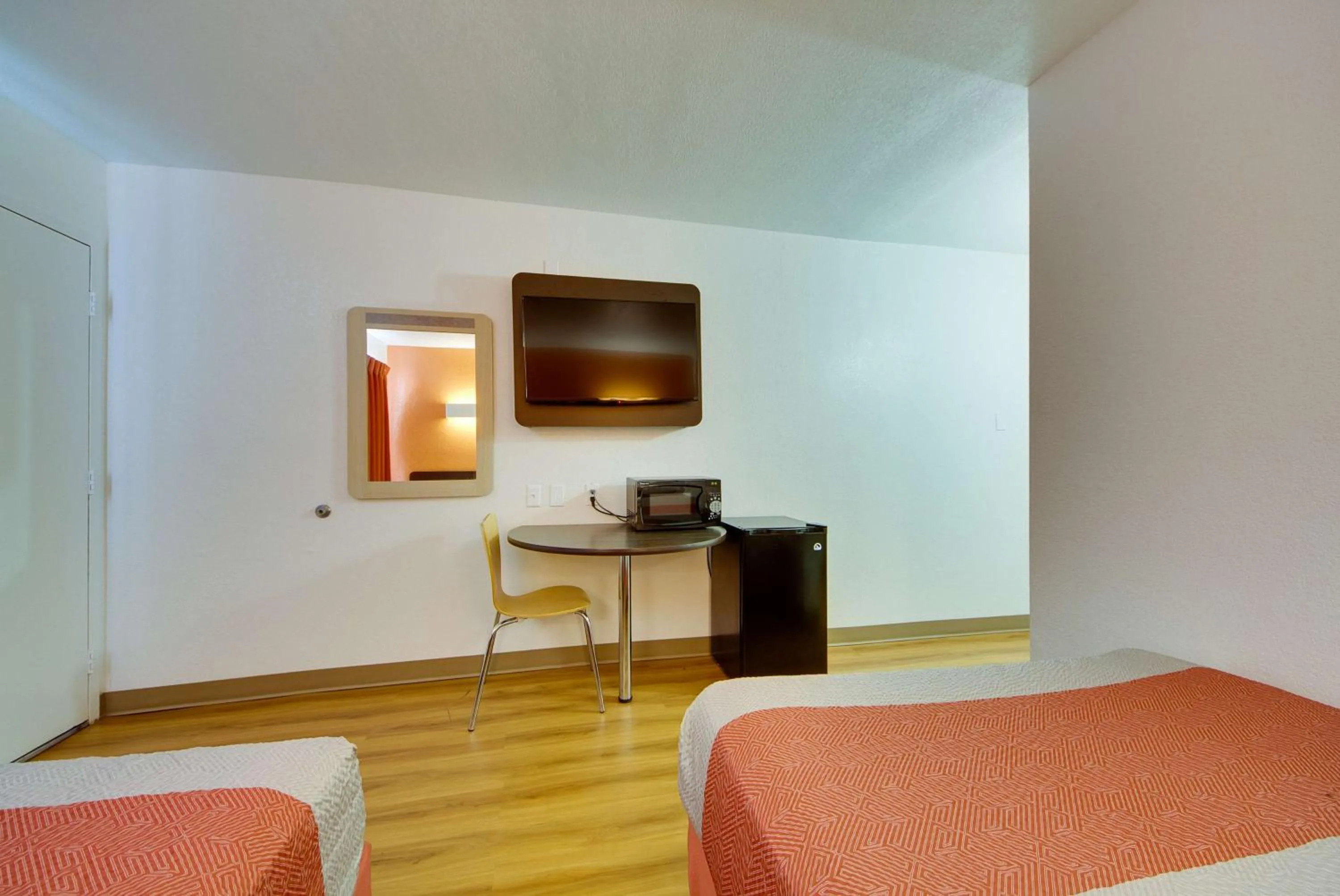 TV and multimedia, Bed in Avera Suites