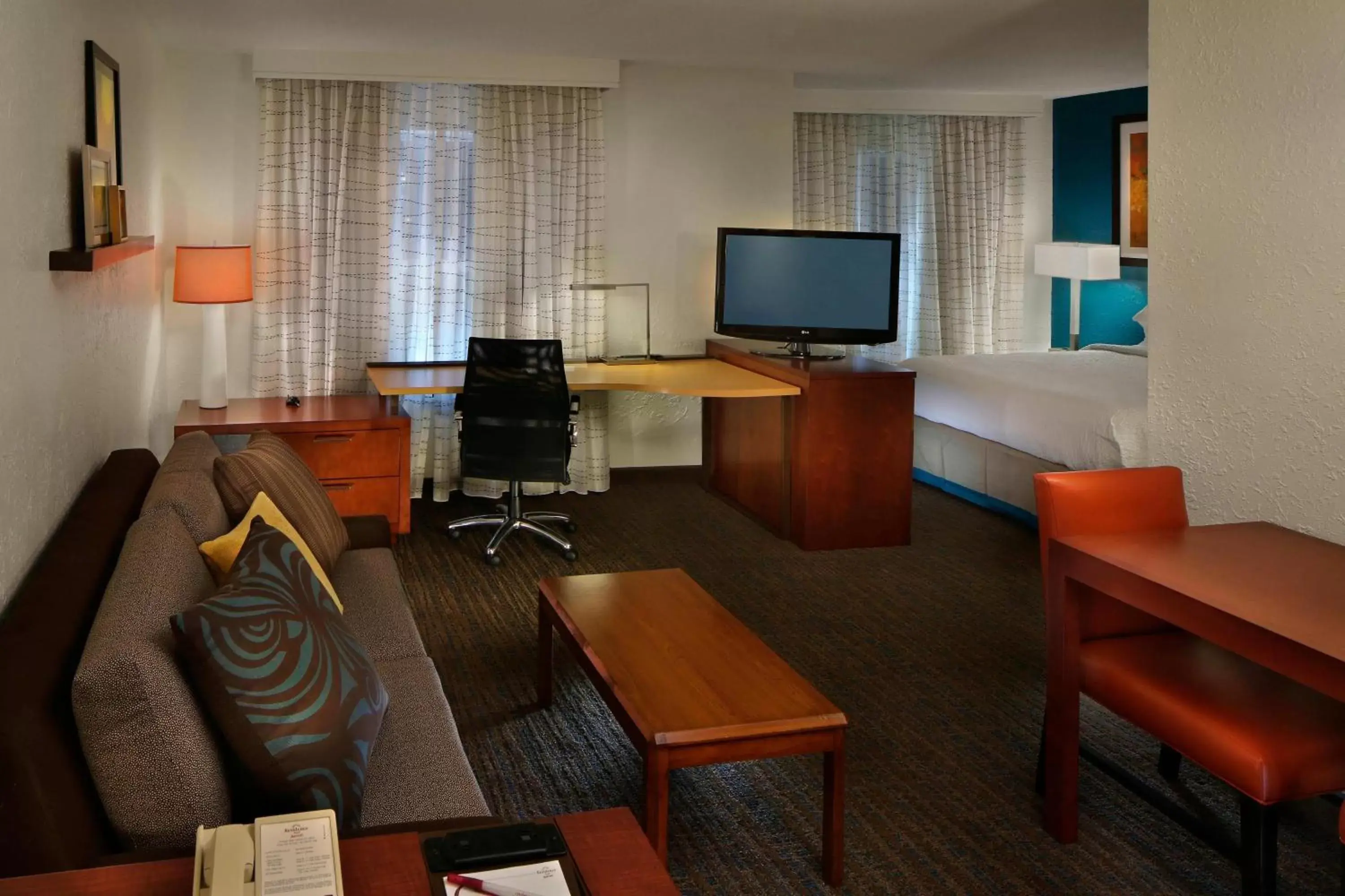 Bedroom, TV/Entertainment Center in Residence Inn Danbury