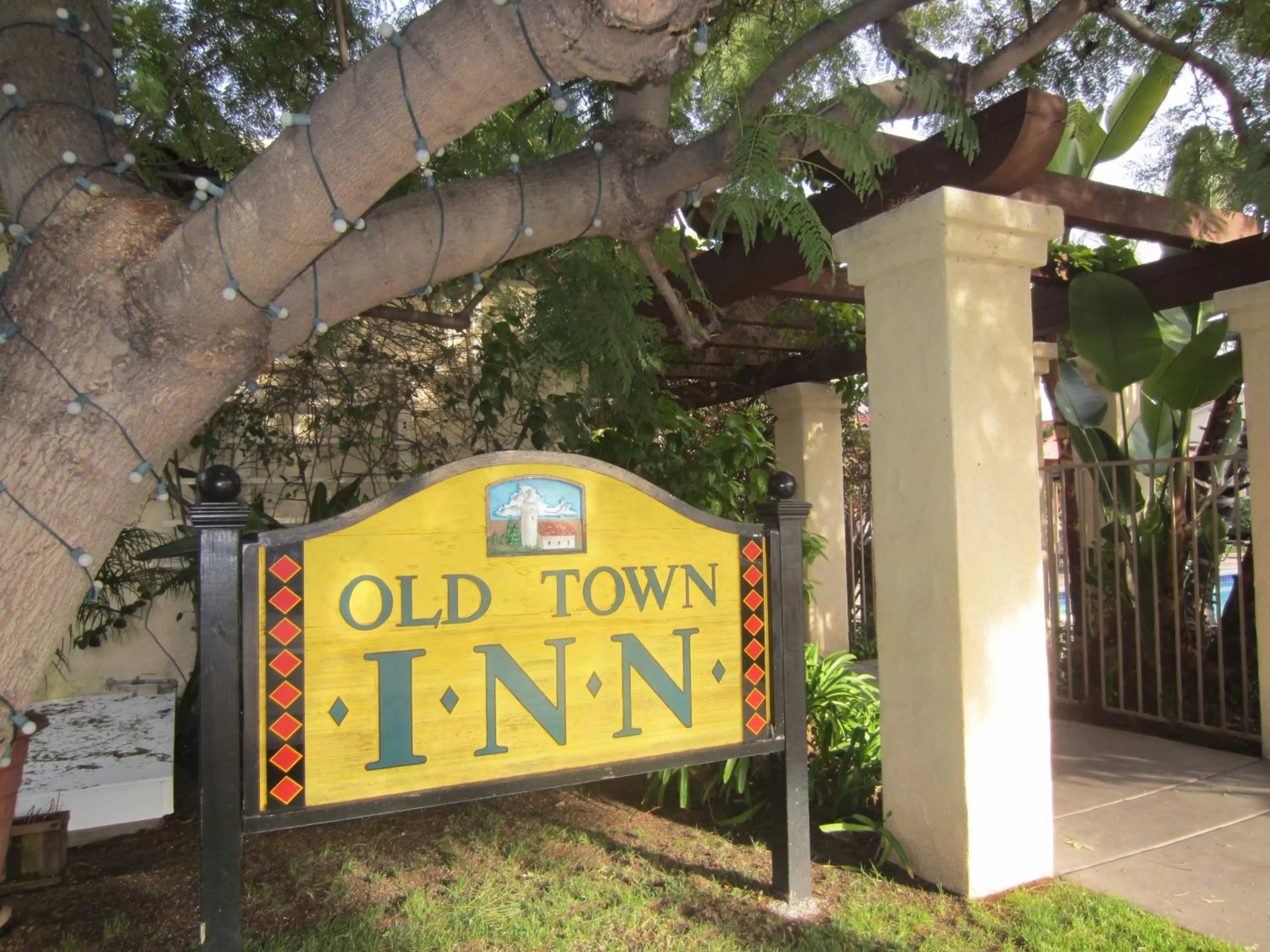 Facade/entrance in Old Town Inn