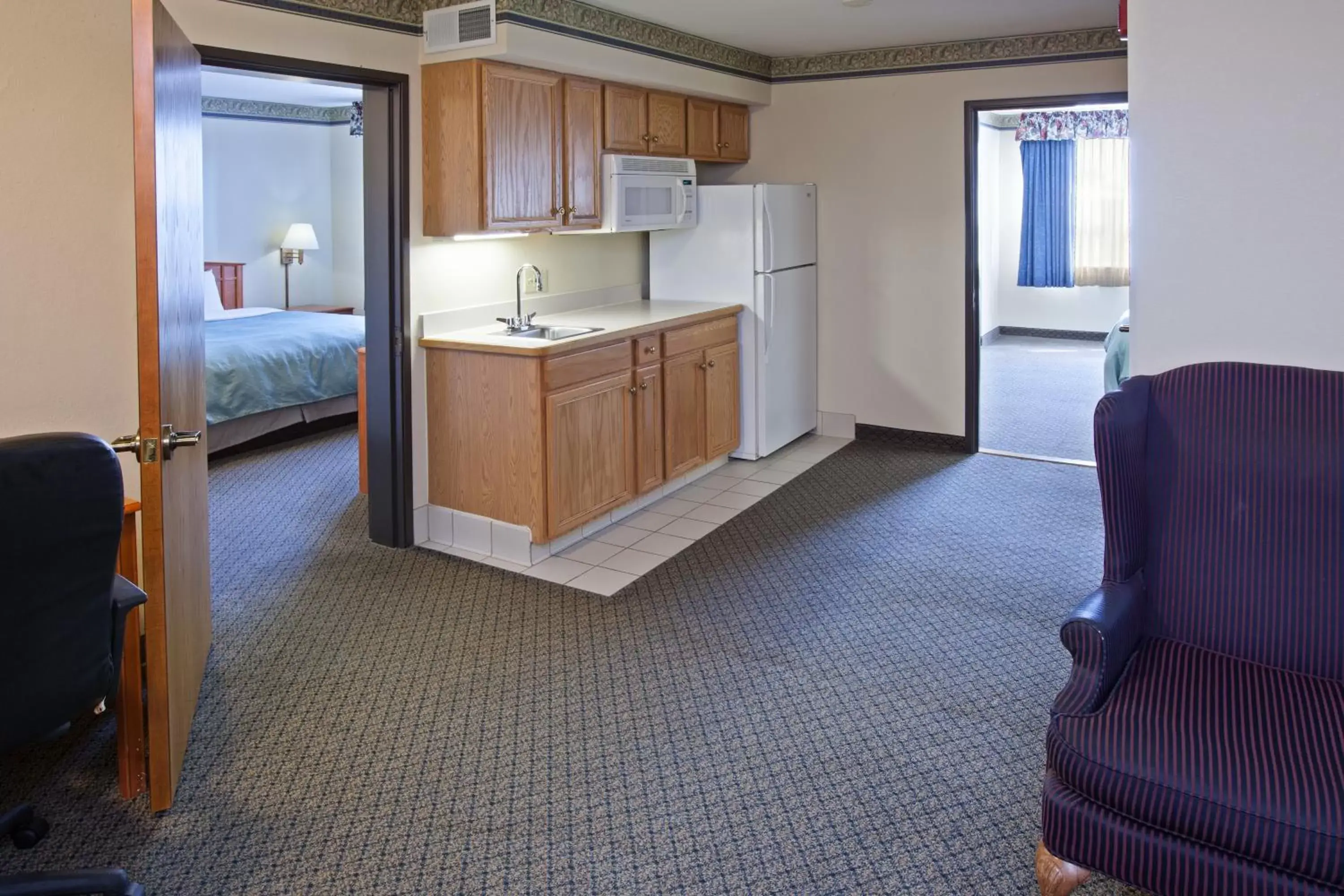 Two-Bedroom King Suite in Country Inn & Suites by Radisson, Lansing, MI