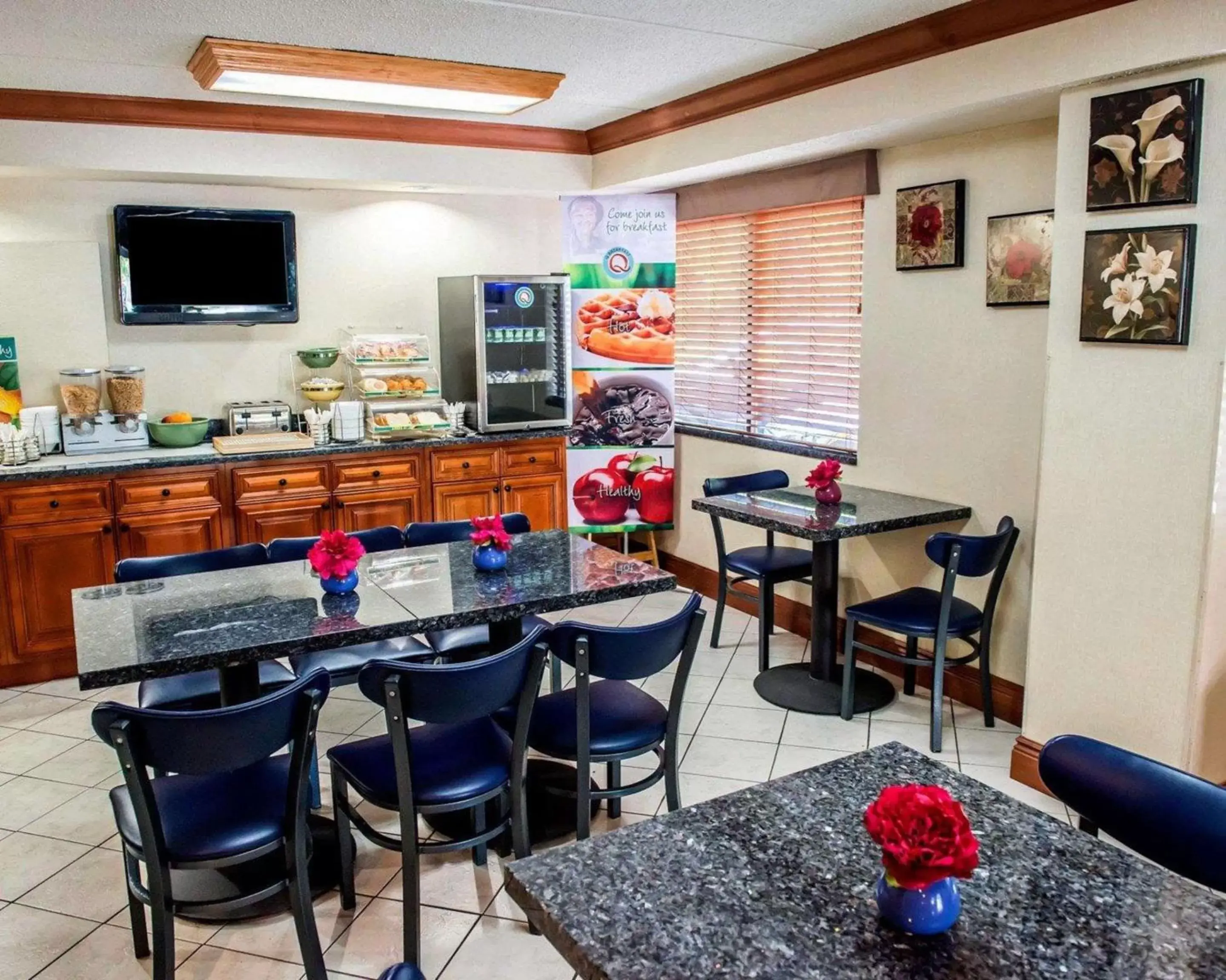 Restaurant/Places to Eat in Quality Inn & Suites North Gibsonia