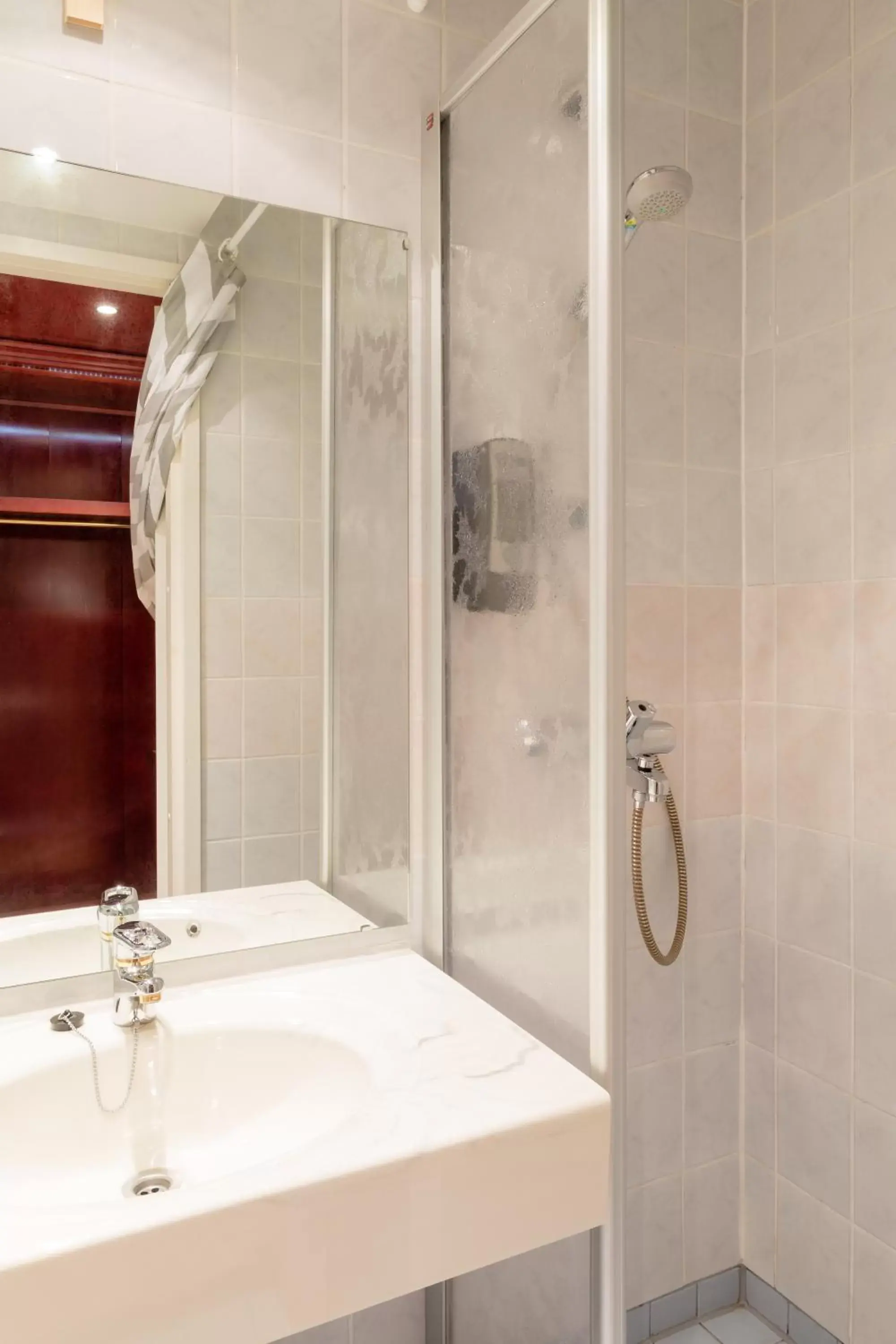 Standard Double or Twin Room - single occupancy in Samantta Hotel & Restaurant Standard Double or Twin Room - single occupancy in Samantta Hotel & Restaurant