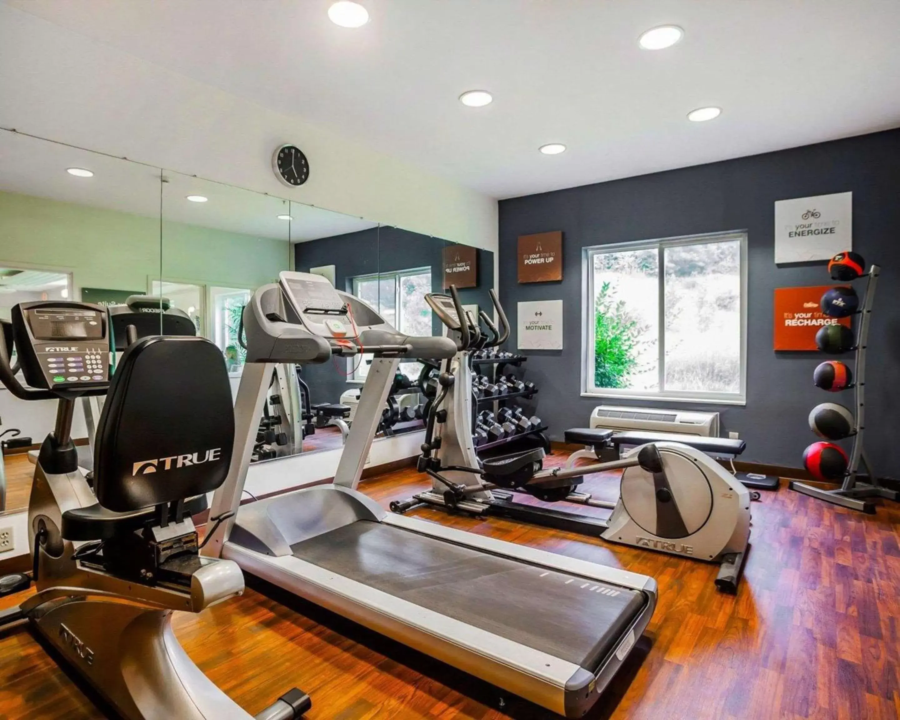 Fitness centre/facilities, Fitness Center/Facilities in Comfort Suites - Independence