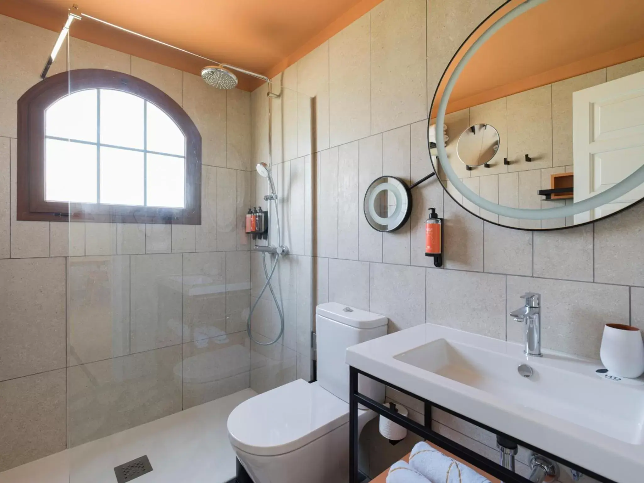 Bathroom in HD Parque Cristobal Gran Canaria Bathroom in HD Parque Cristobal Gran Canaria