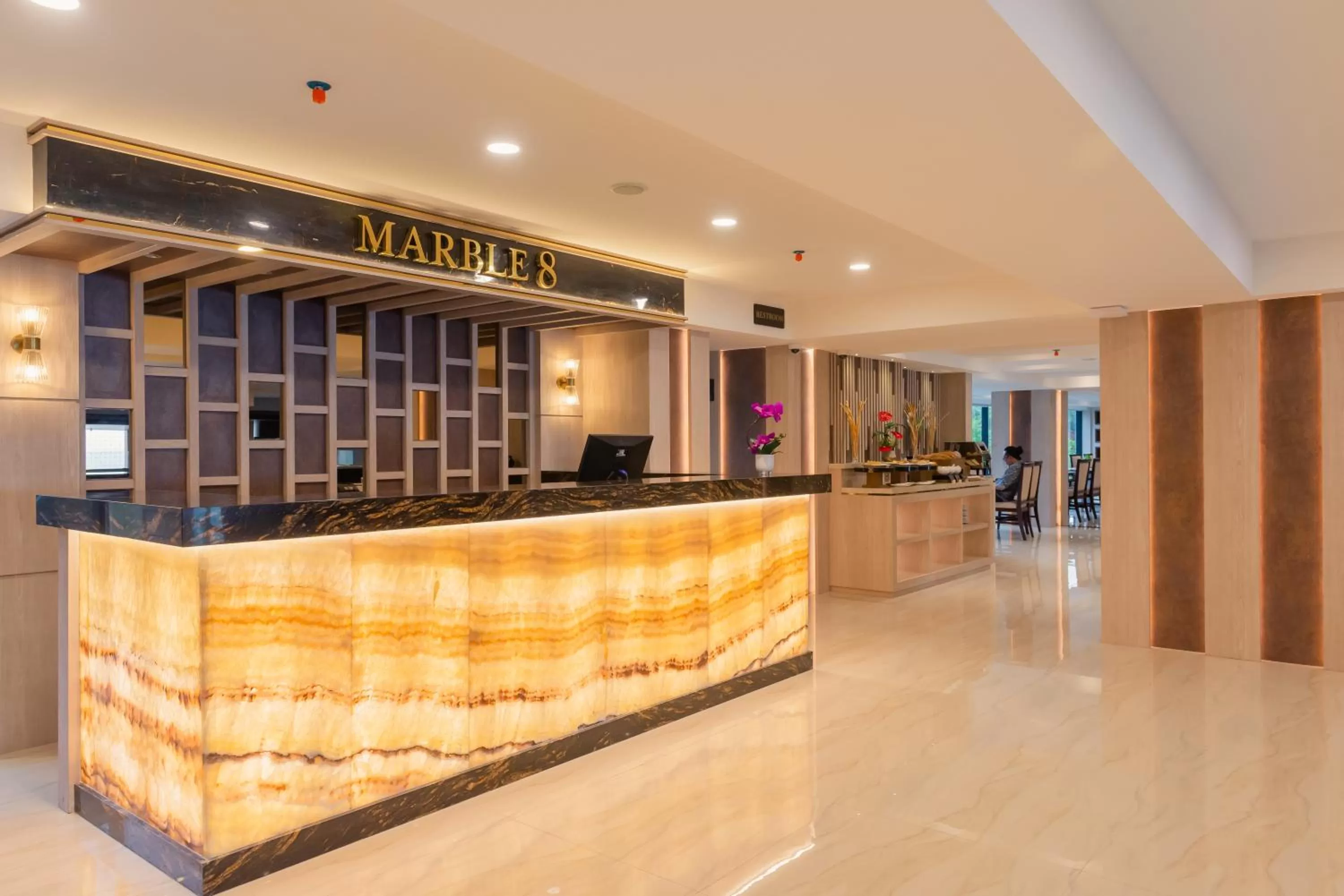 Restaurant/places to eat in Dream of Aventus Hotel Kuta