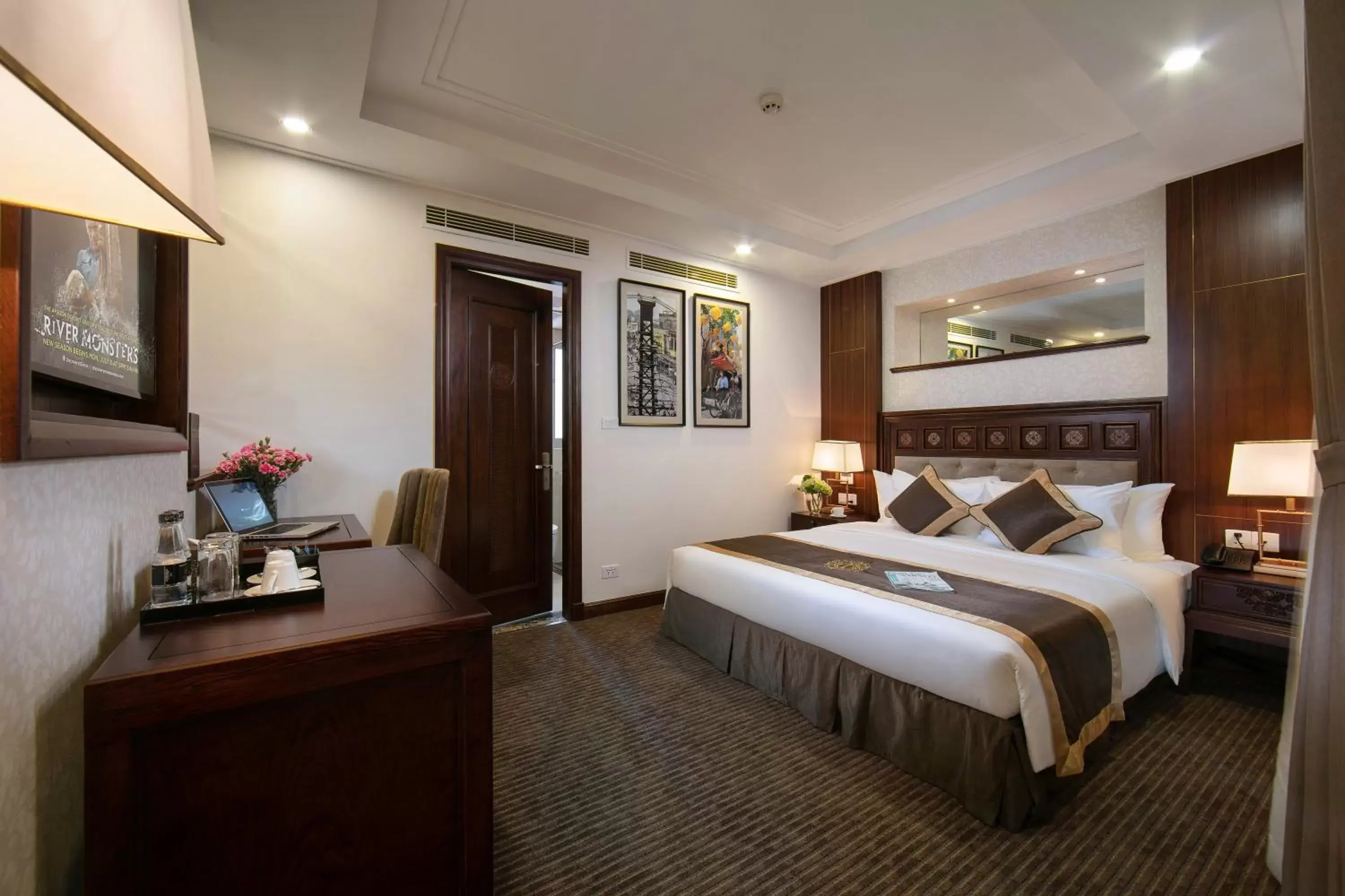 Bedroom, Bed in Rex Hanoi Hotel