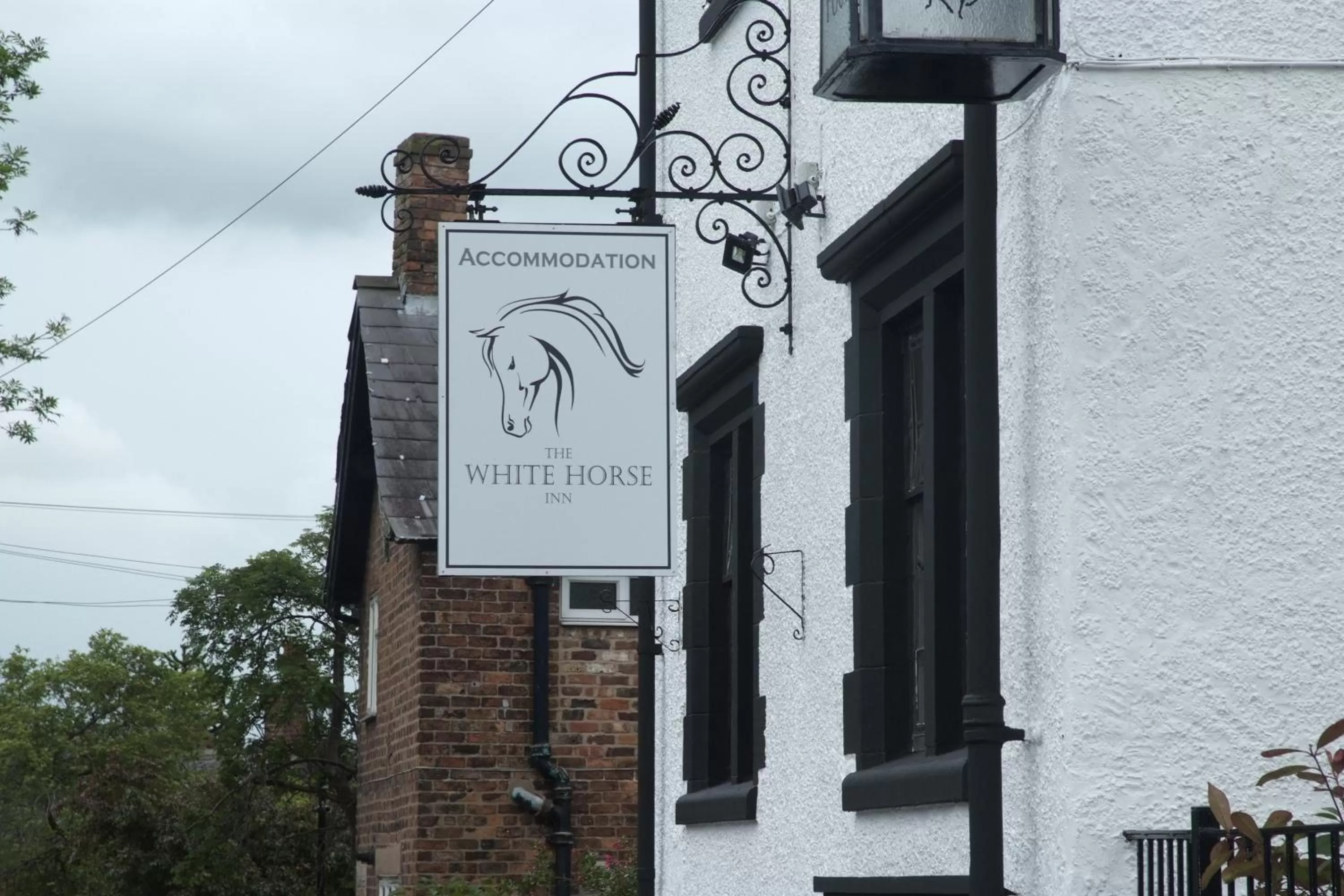 Facade/entrance in White Horse Inn