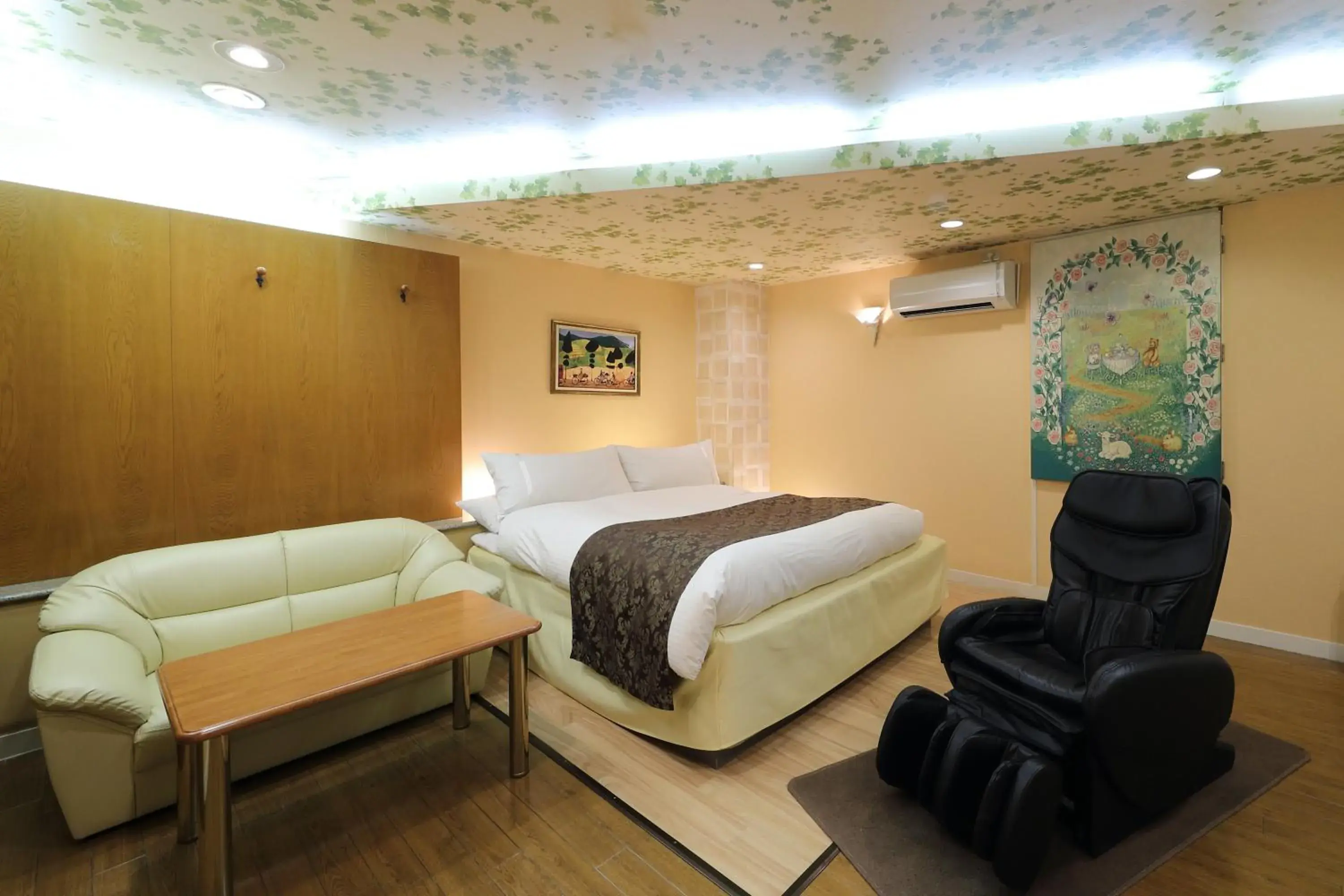 Photo of the whole room, Bed in Hotel Fine Garden Okayama 2 - Adult Only