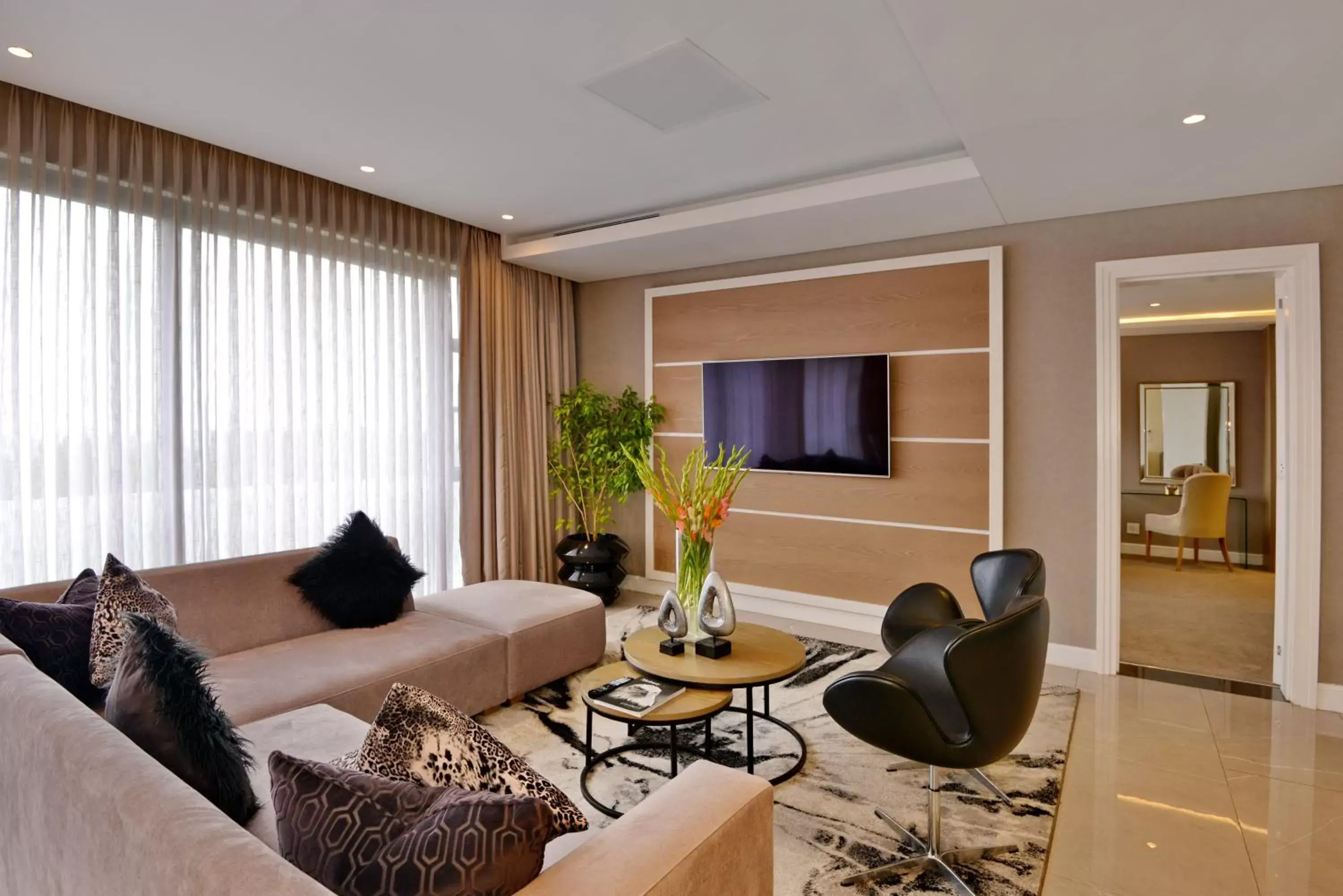 TV and multimedia, Seating Area in The Houghton Hotel, Spa, Wellness & Golf