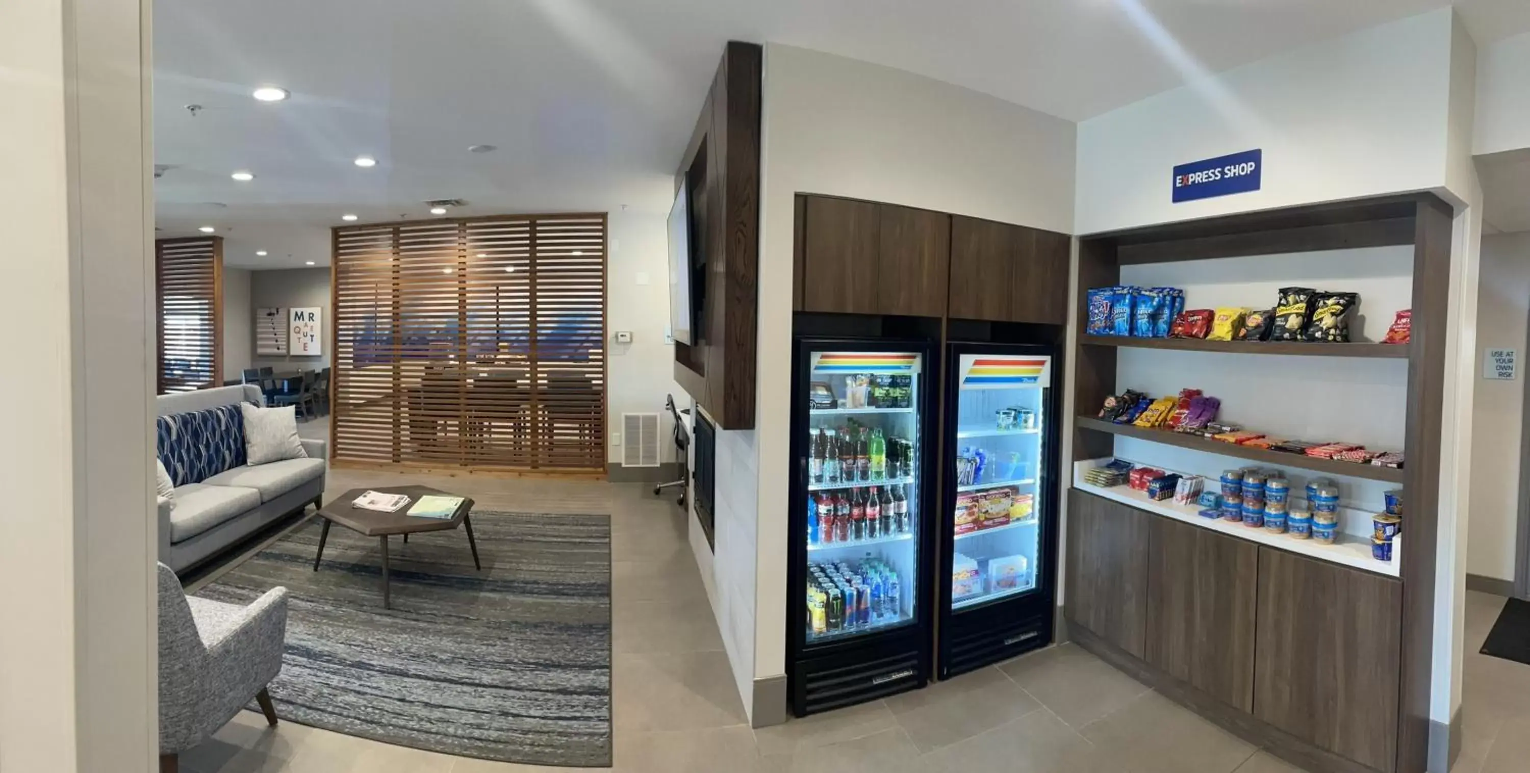 Food and drinks in Holiday Inn Express & Suites Marquette, an IHG Hotel