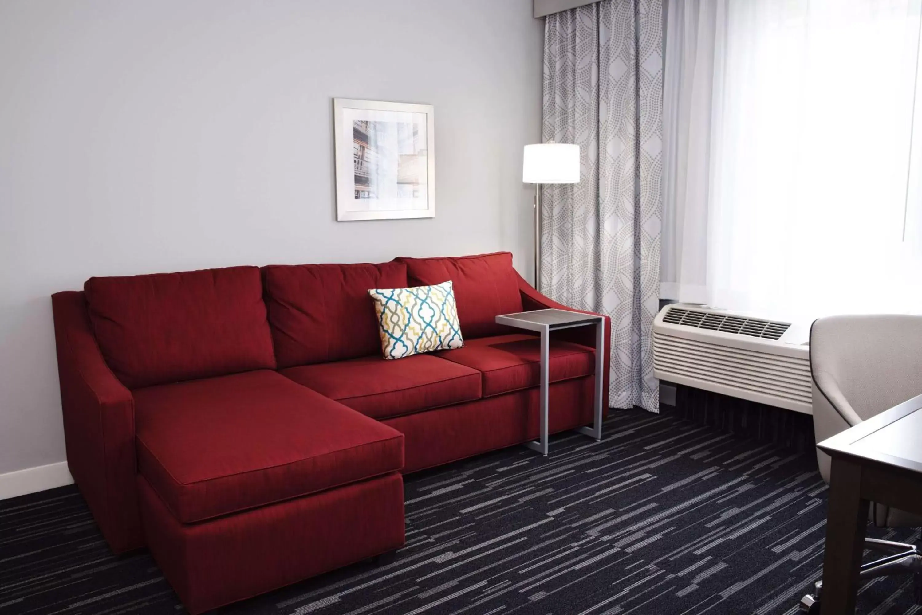 Living room, Seating Area in Hampton Inn By Hilton - Suites Des Moines-Urbandale IA