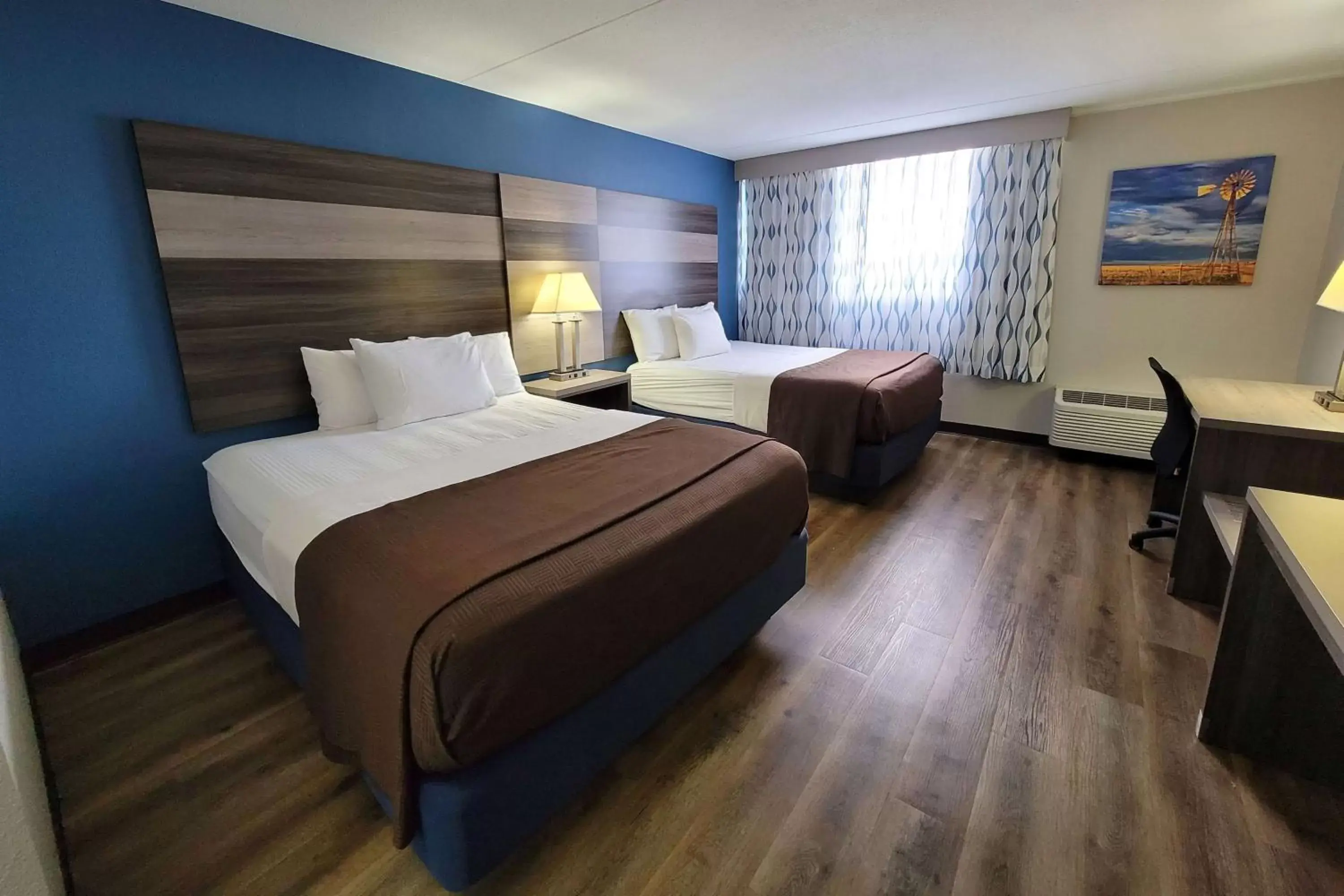 Photo of the whole room, Bed in Wingate by Wyndham Wichita Airport