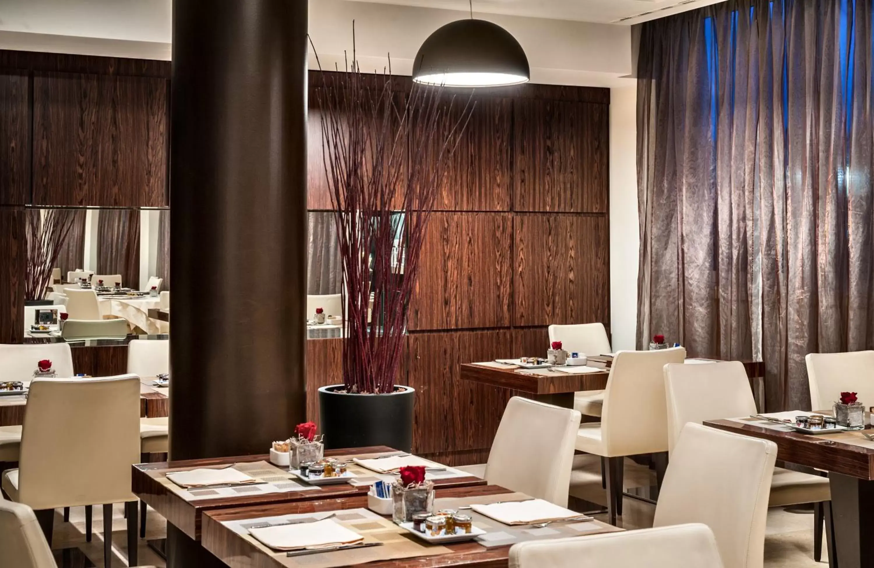 Breakfast, Restaurant/Places to Eat in Crowne Plaza Milan City, an IHG Hotel