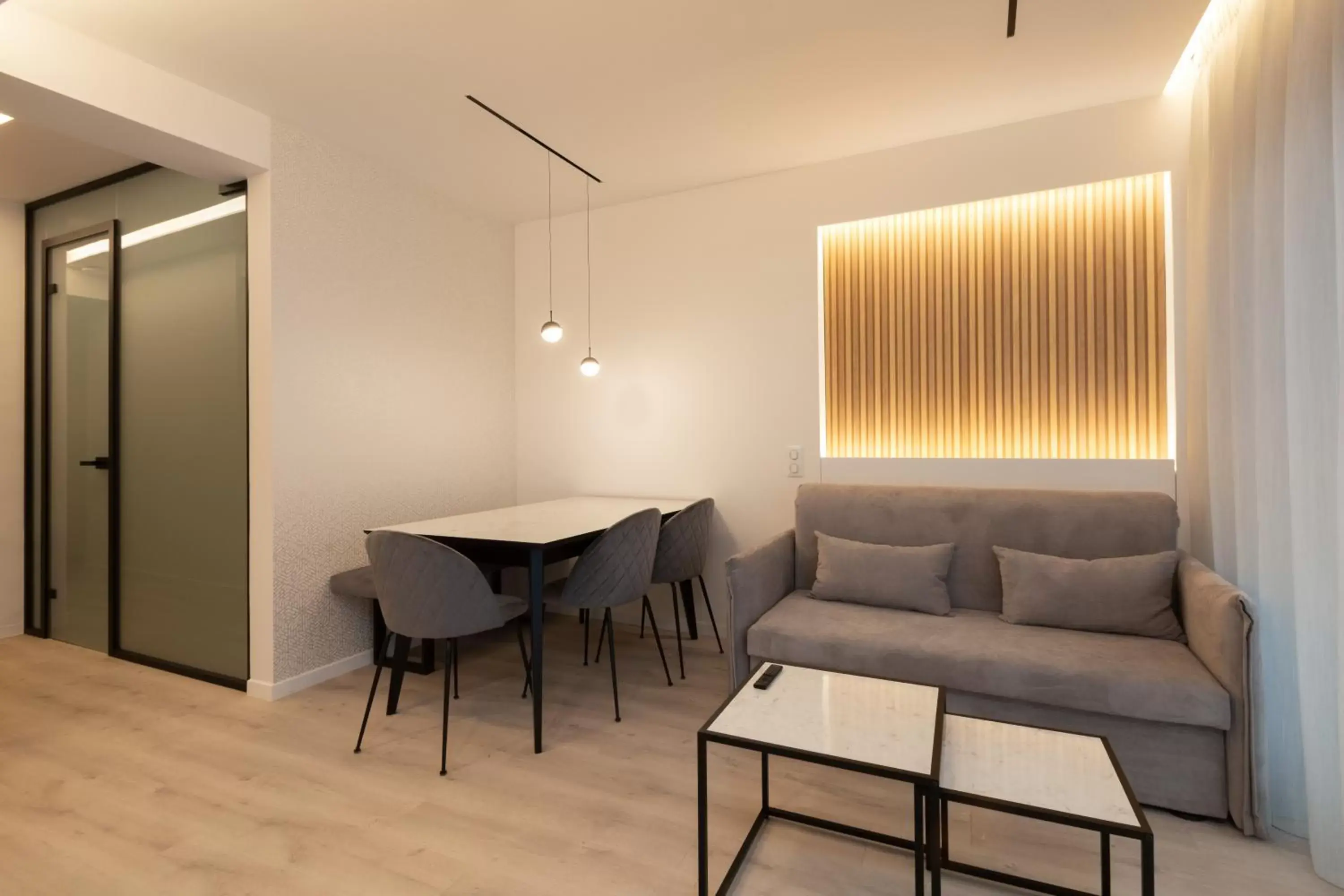 Living room, Seating Area in LUX&EASY Athens Metro Suites