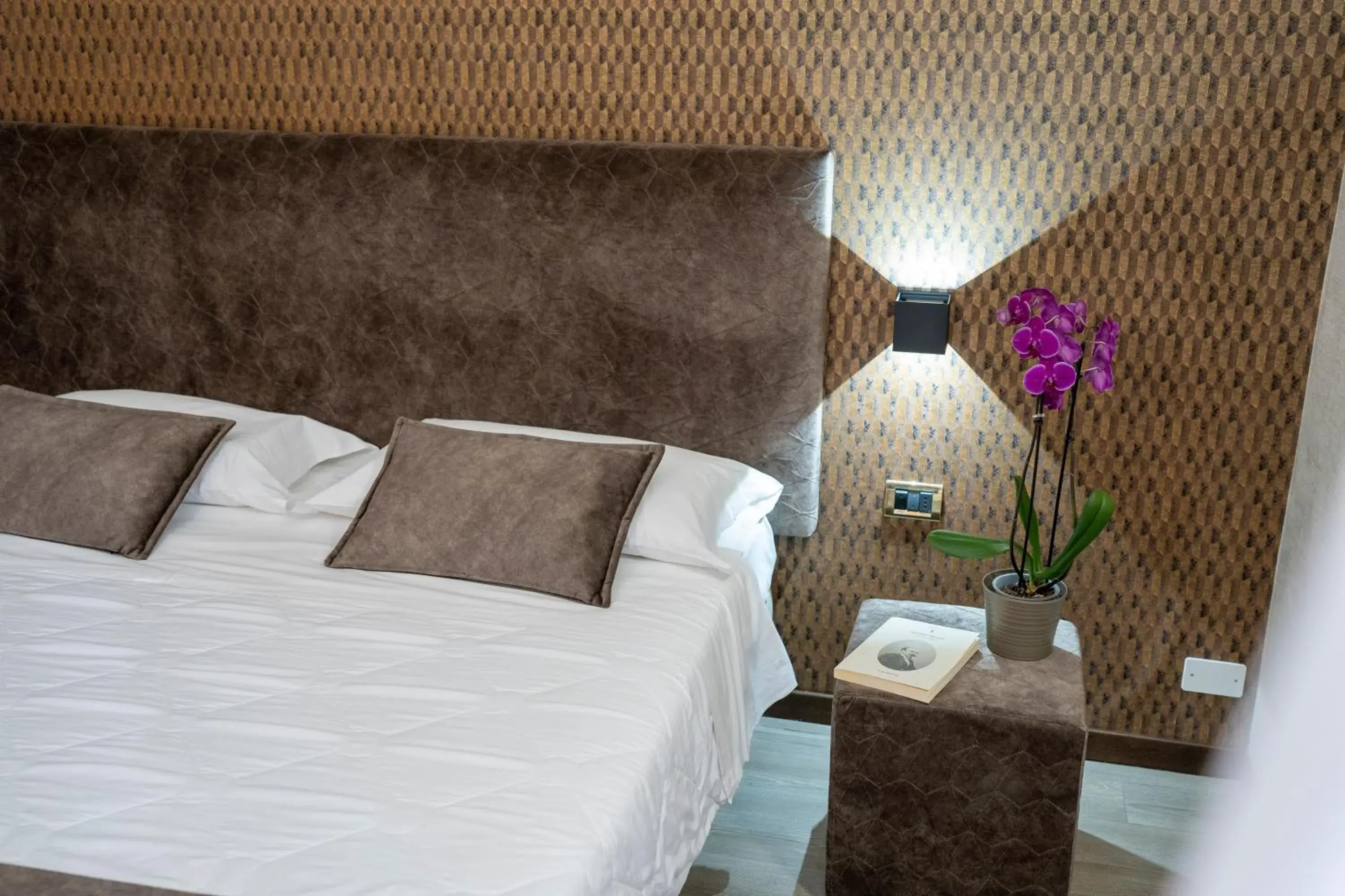 Bed in Hotel Astoria
