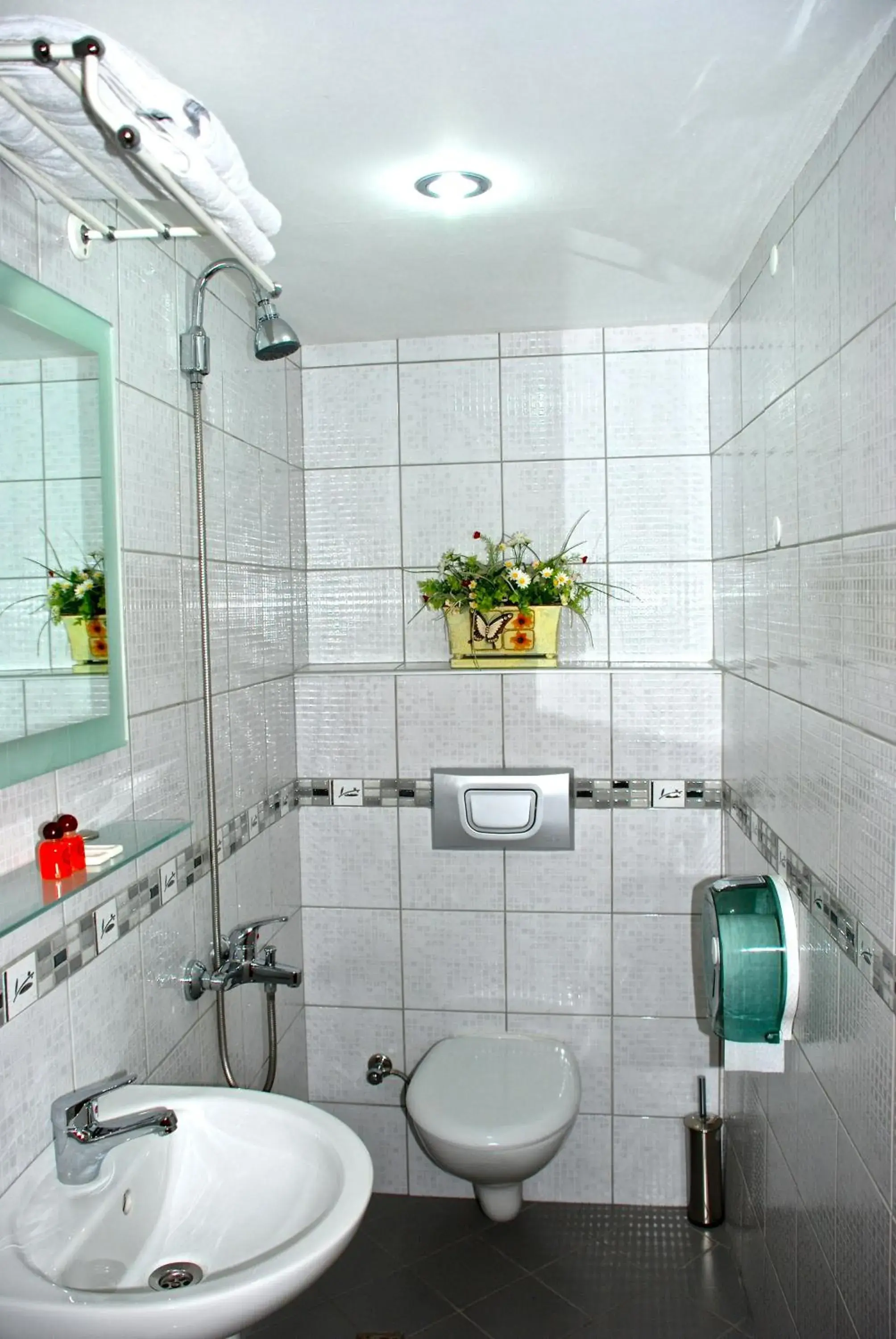 Bathroom in Hotel Mithat