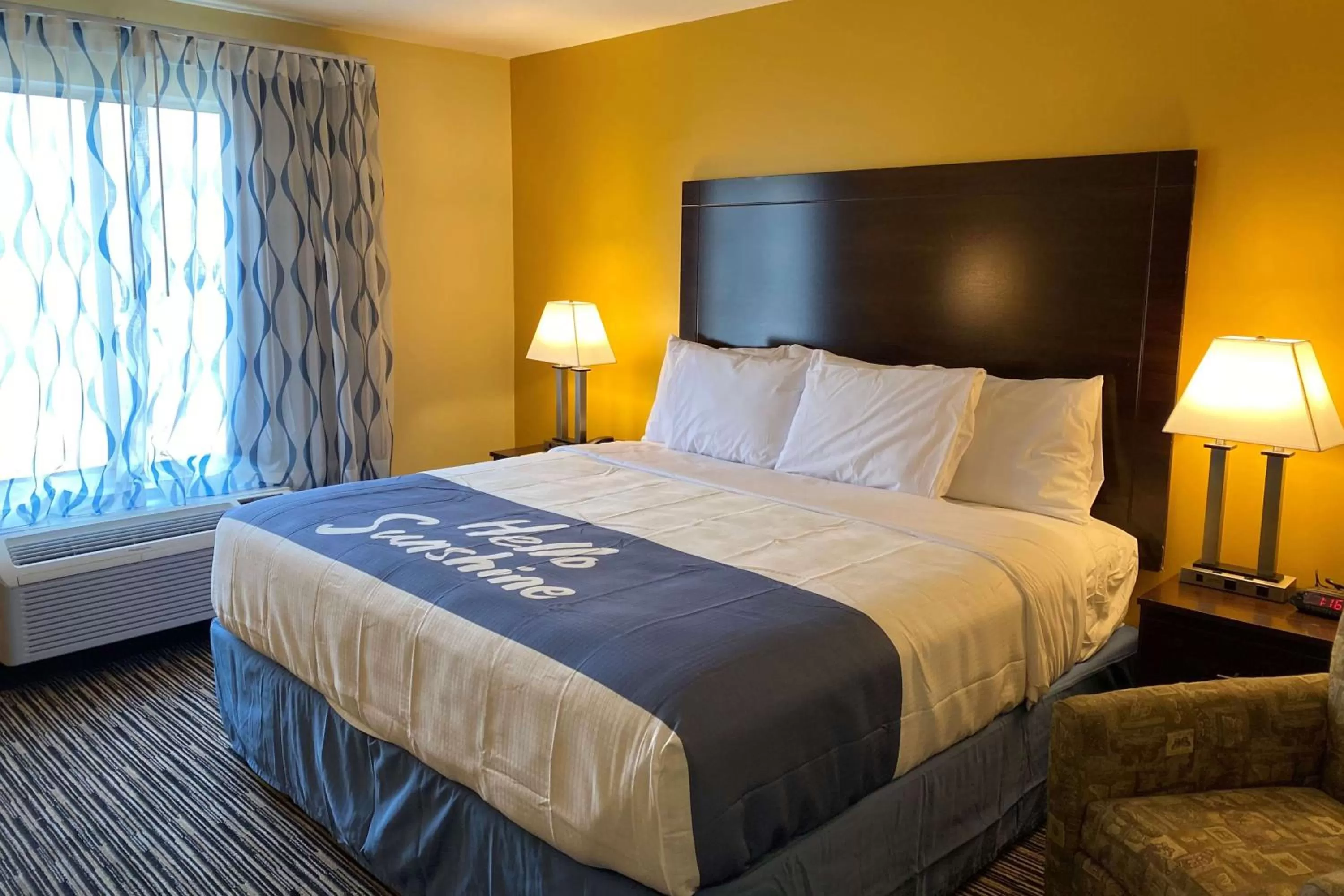Photo of the whole room, Bed in Days Inn by Wyndham Atlanta/Southlake/Morrow