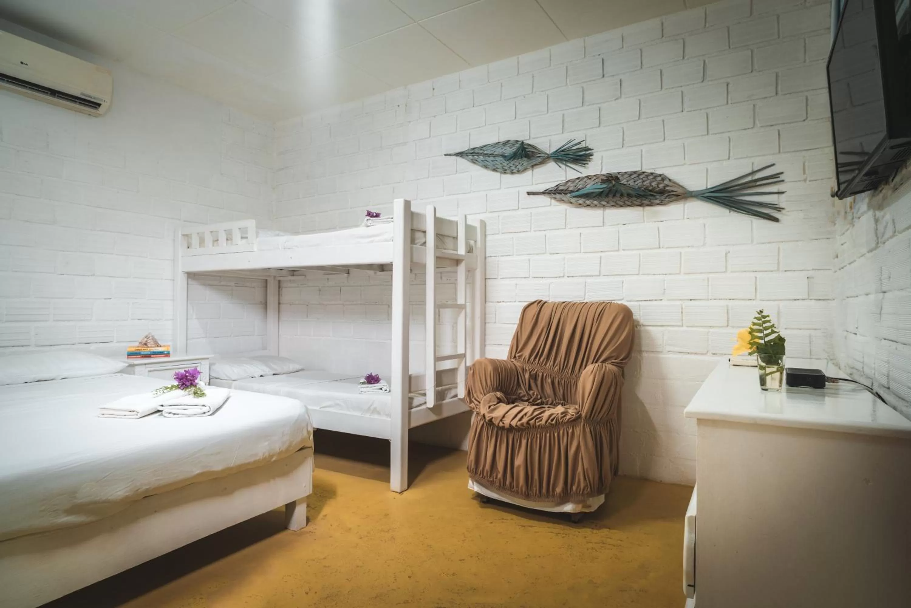 Photo of the whole room, Bed in Pousada Cambará