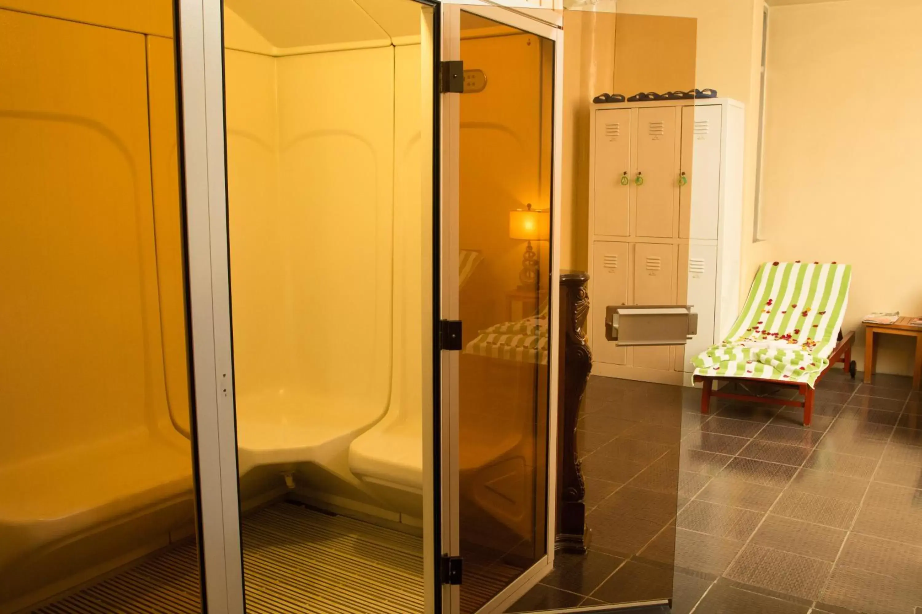 Business facilities, Bathroom in Jupiter International Hotel - Cazanchis