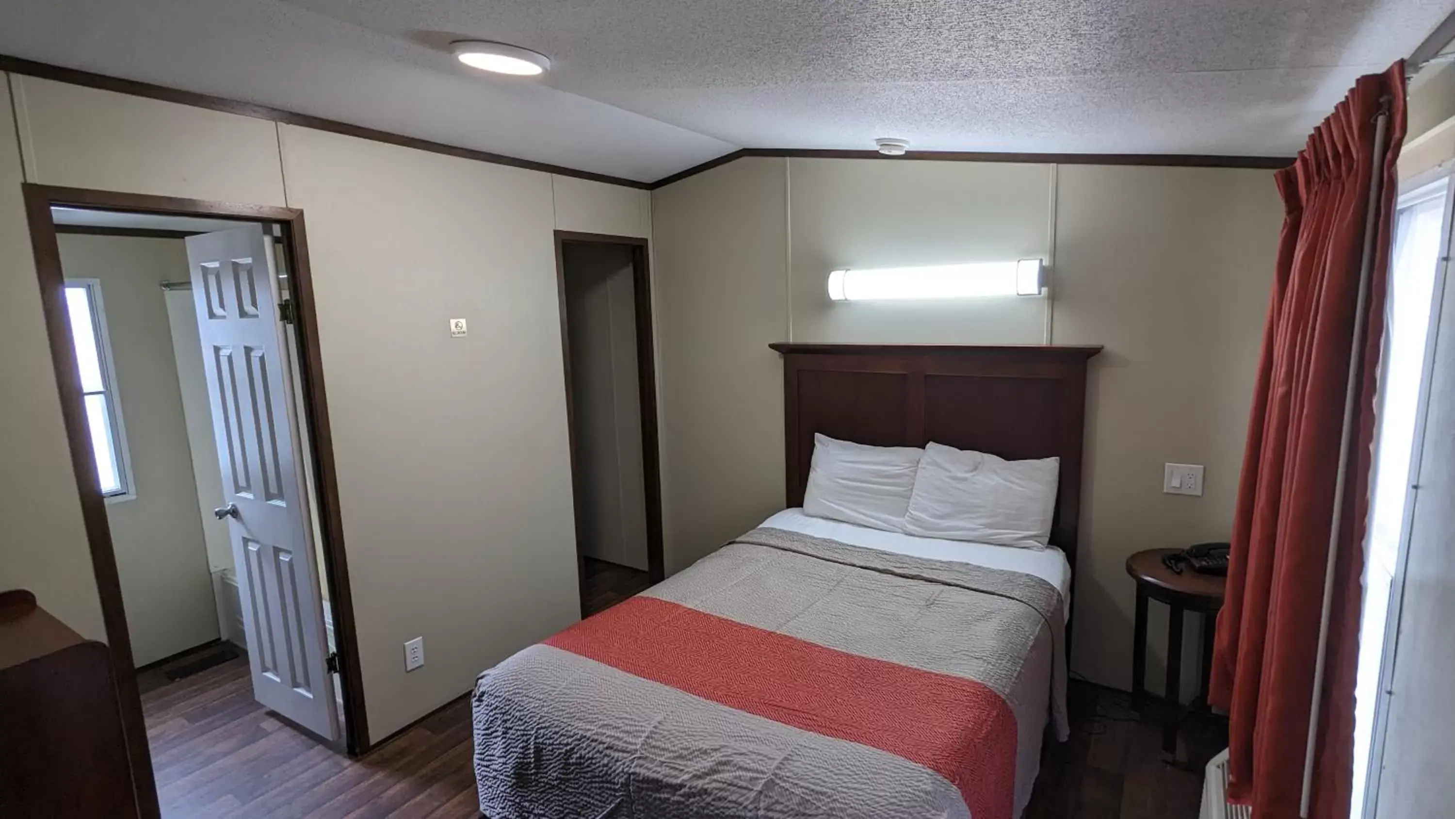 Bedroom, Bed in Hillcrest Inn & Suites Ozona