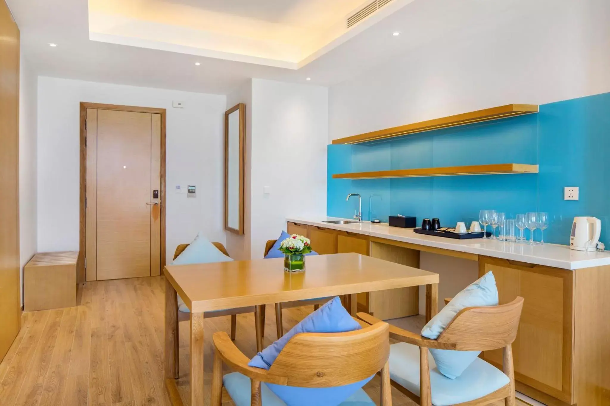 Dining area, Kitchen/Kitchenette in FLC Luxury Hotel Quy Nhon