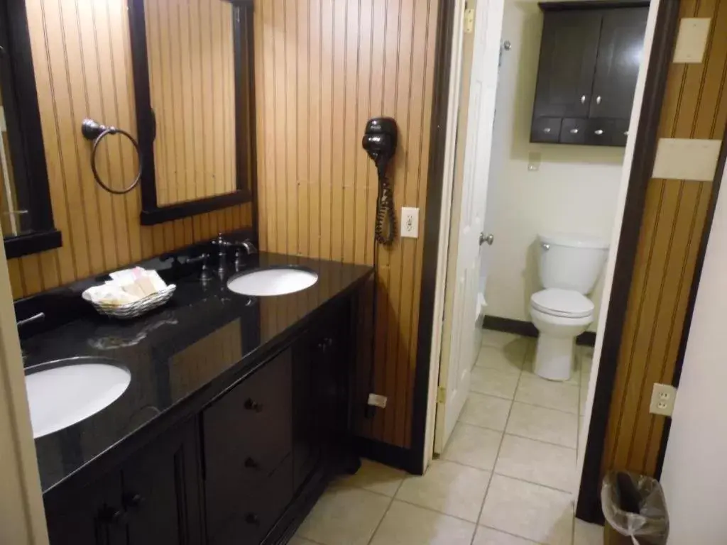 Bathroom in Yellowstone Motel