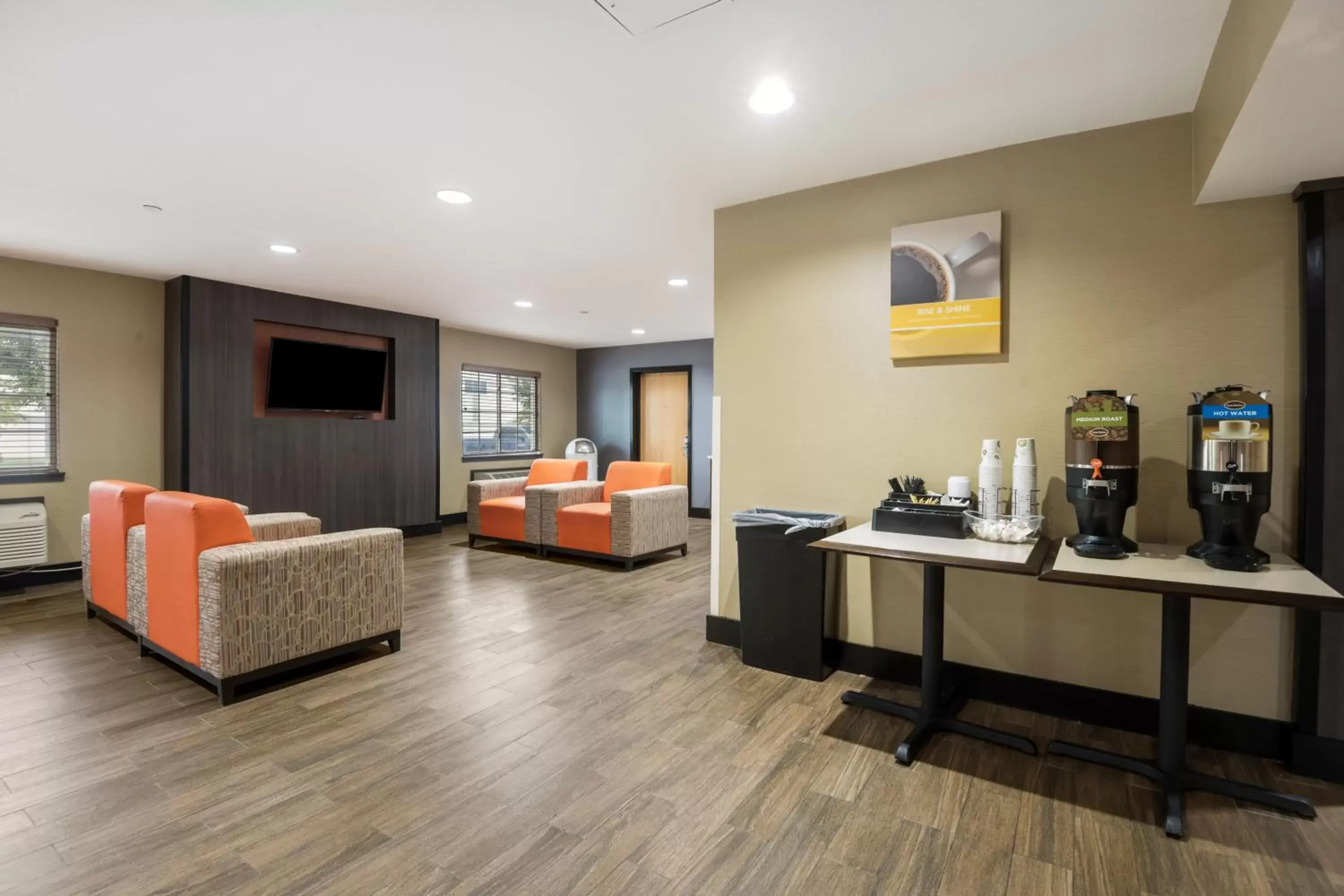 Lobby or reception in Studio 6 Lenexa - Overland Park