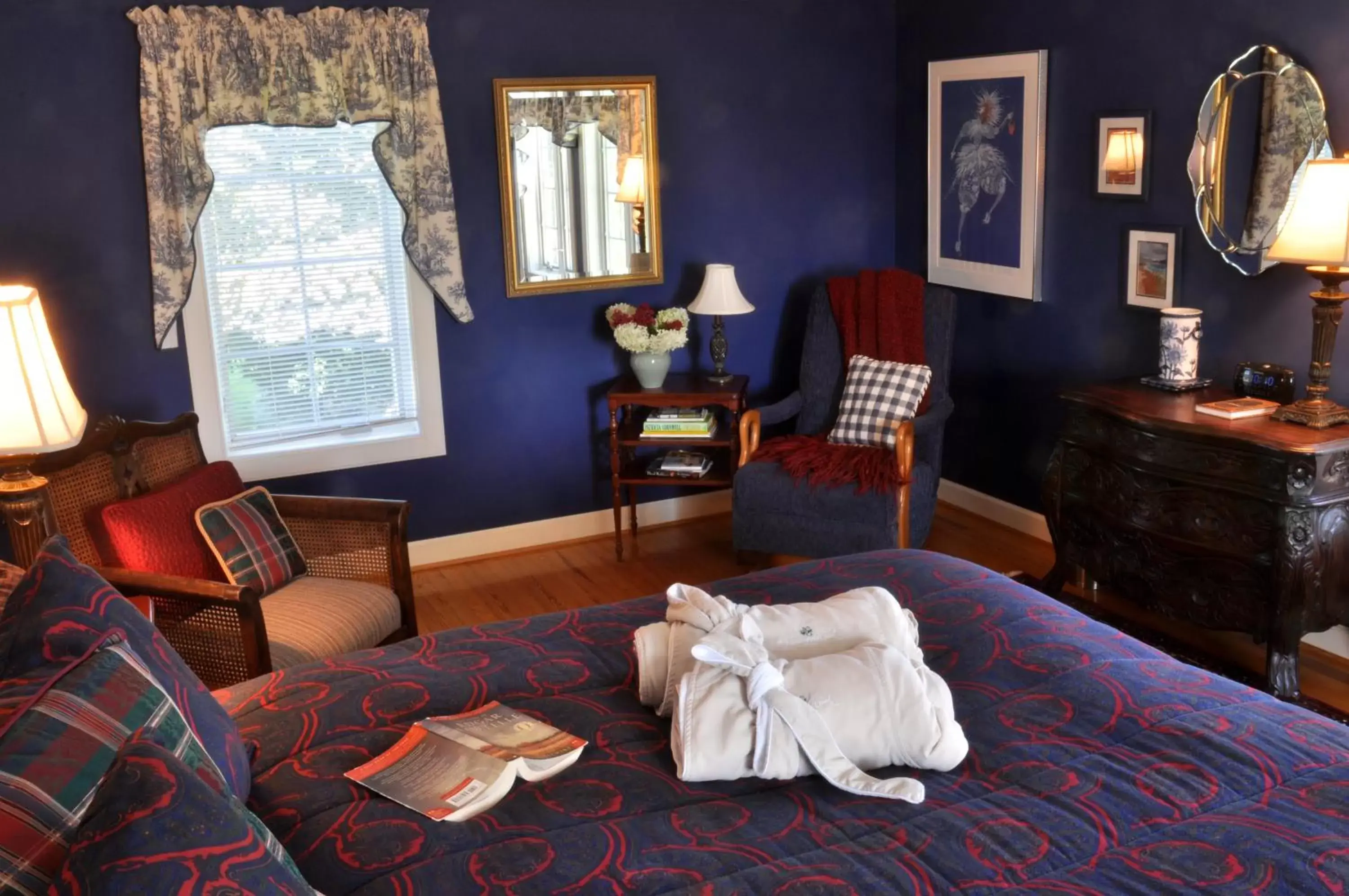 Seating Area in Inn at Huntingfield Creek