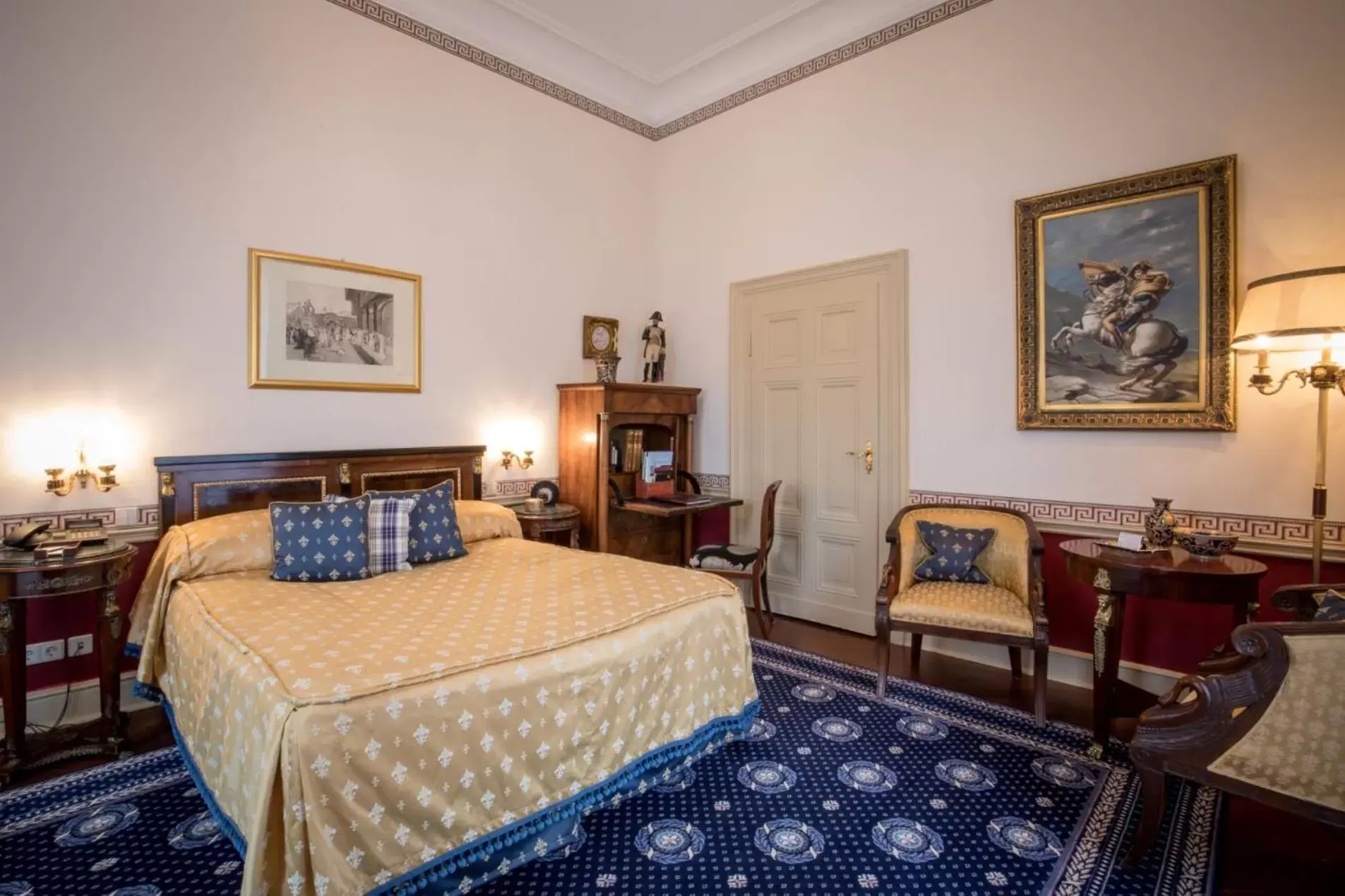 Photo of the whole room, Bed in Hotel Belle Epoque