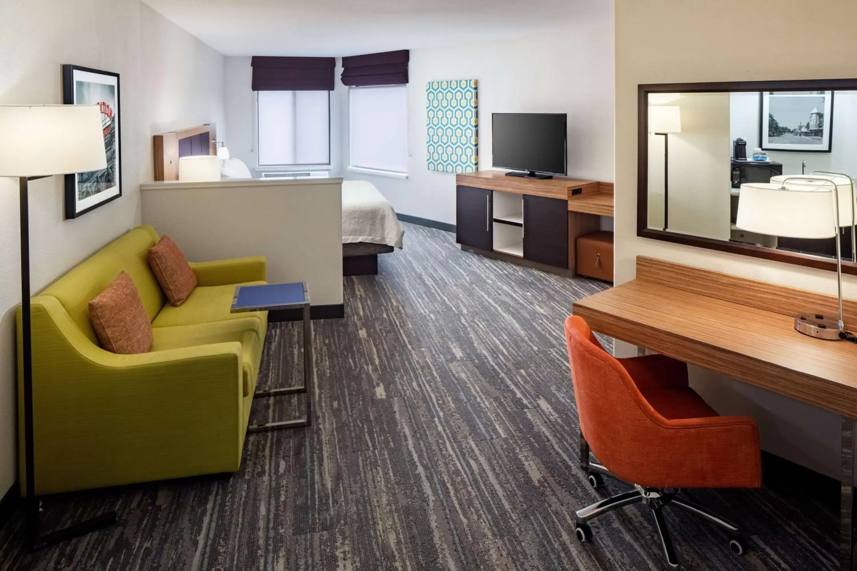 Bedroom, Seating Area in Hampton Inn & Suites Parker