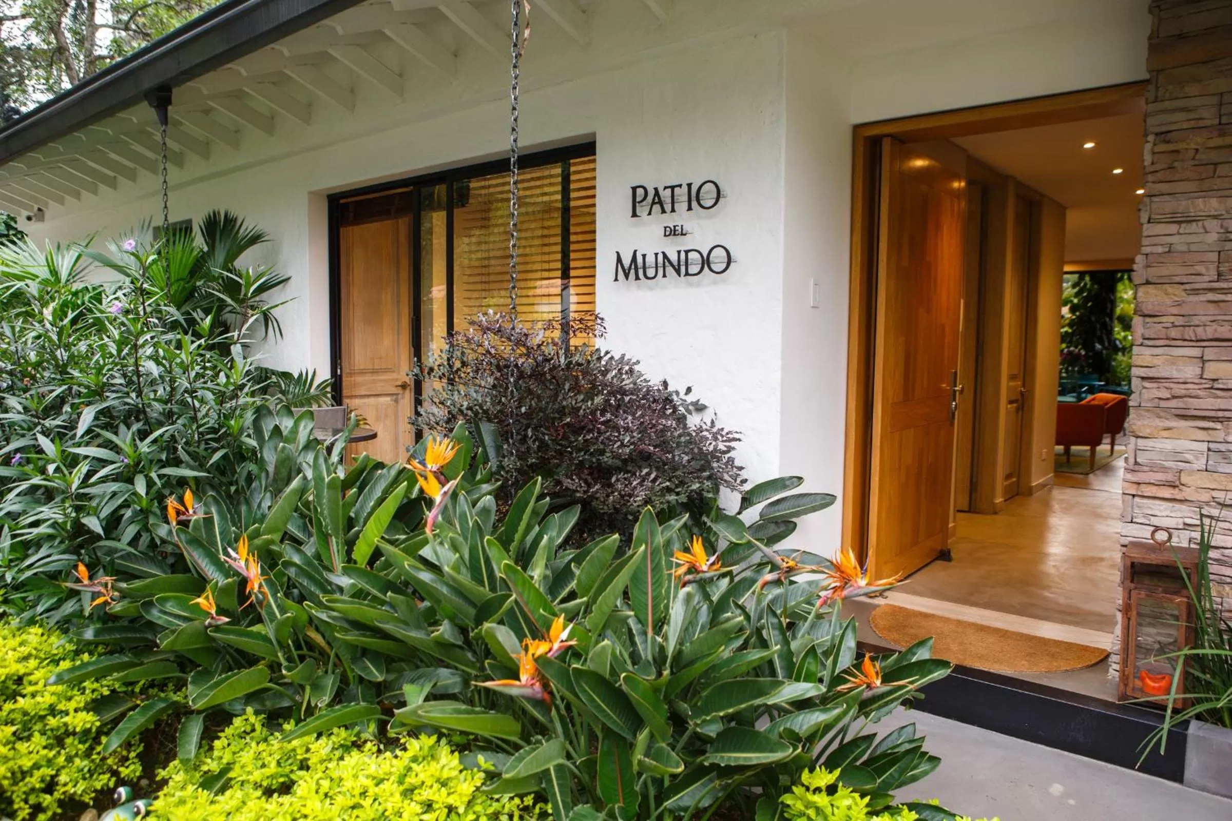 Property building in Patio del Mundo