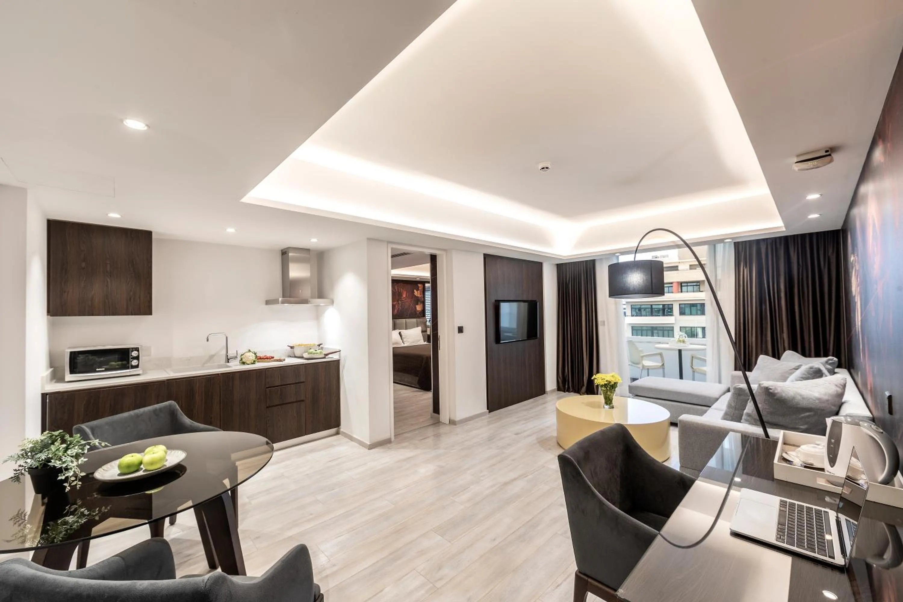 Kitchen or kitchenette in Almond Business Hotel