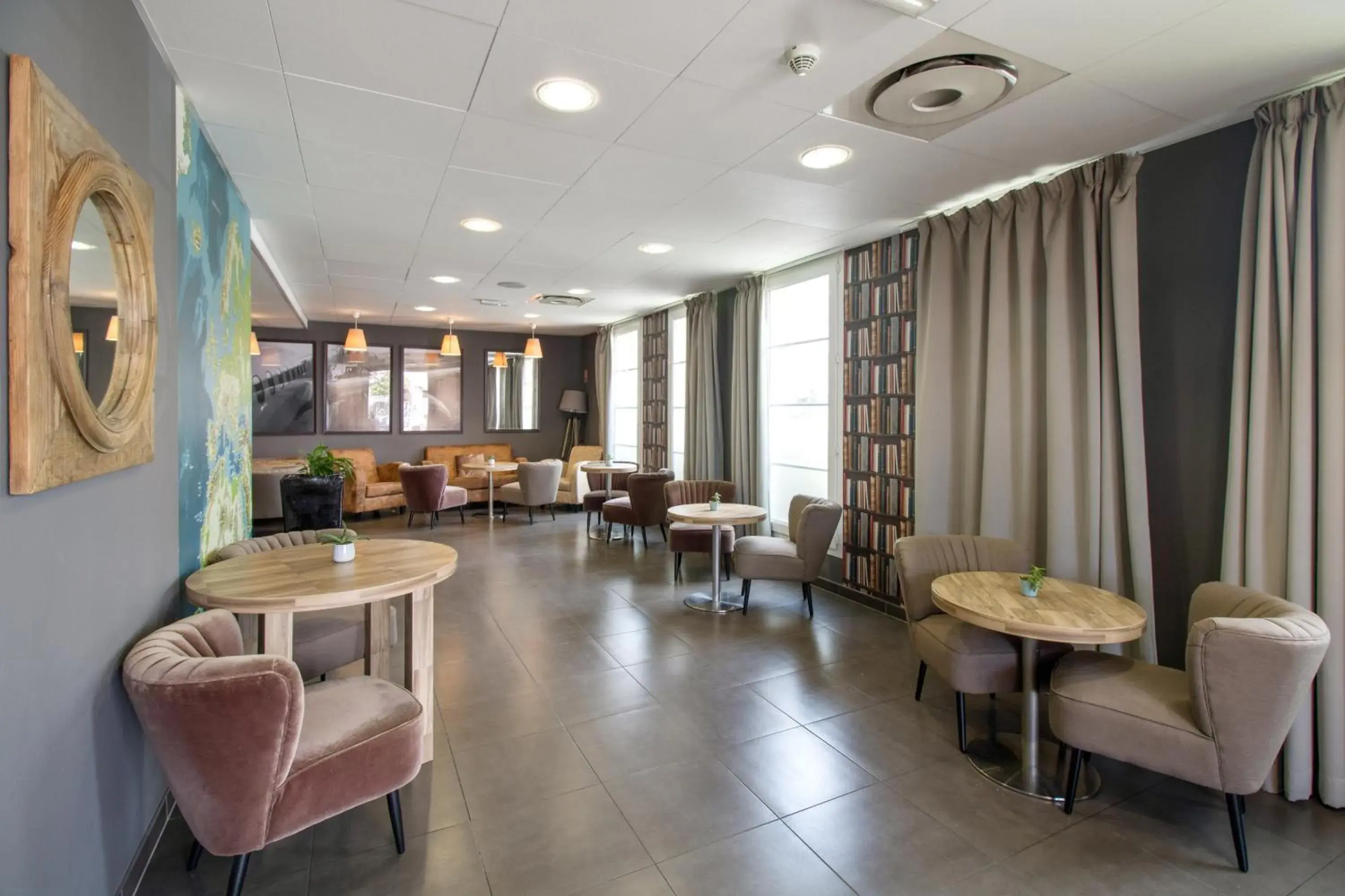 Lounge or bar, Lounge/Bar in Appart'City Confort Le Bourget - Aeroport