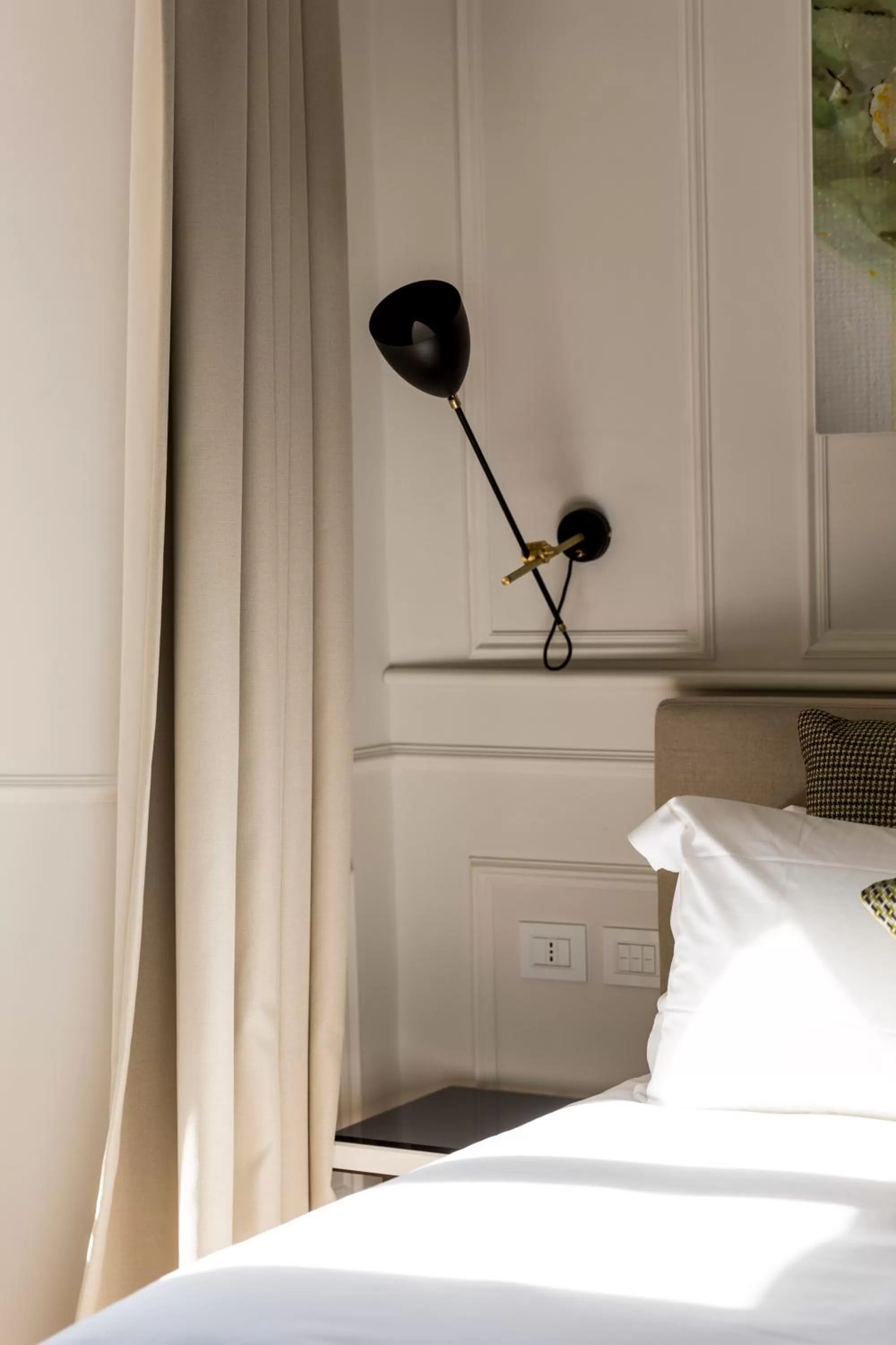 Bed in Parisii Luxury Relais Rome