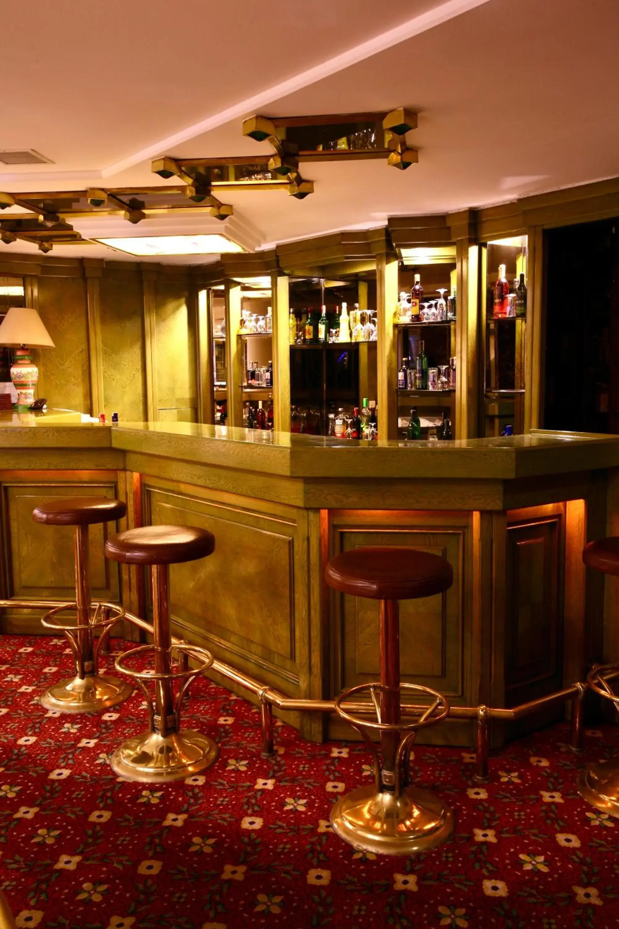 Lounge or bar, Lounge/Bar in Istanbul Royal Hotel