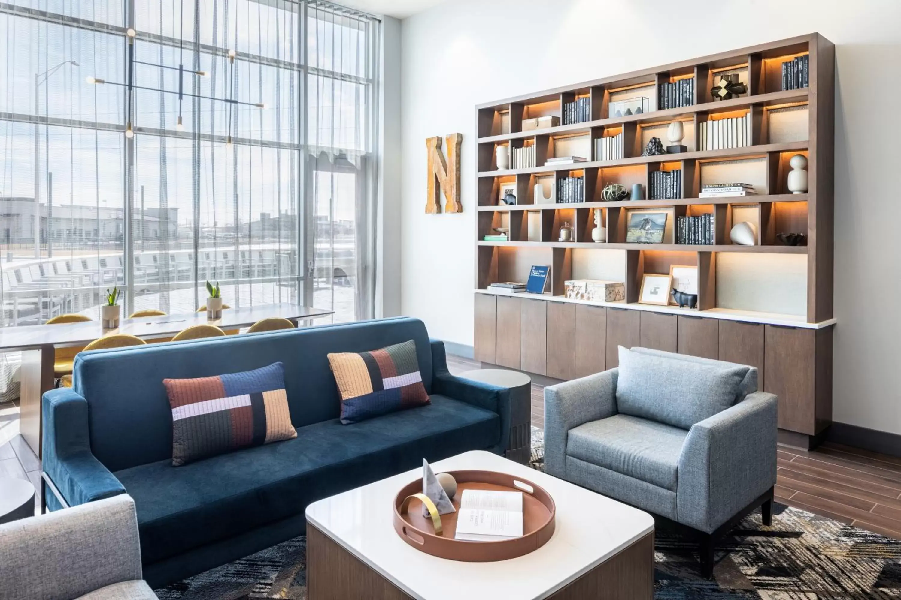 Meeting/conference room, Library in Crowne Plaza - Kearney, an IHG Hotel