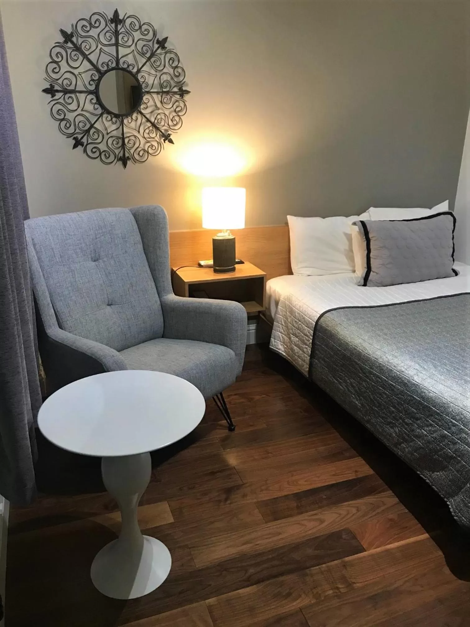 Bed in Touchstone Hotel - City Center