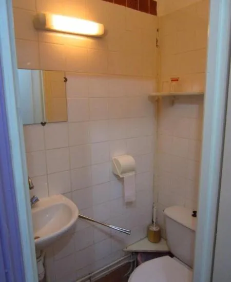 Bathroom in Hotel d'Orléans Paris Gare de l'Est