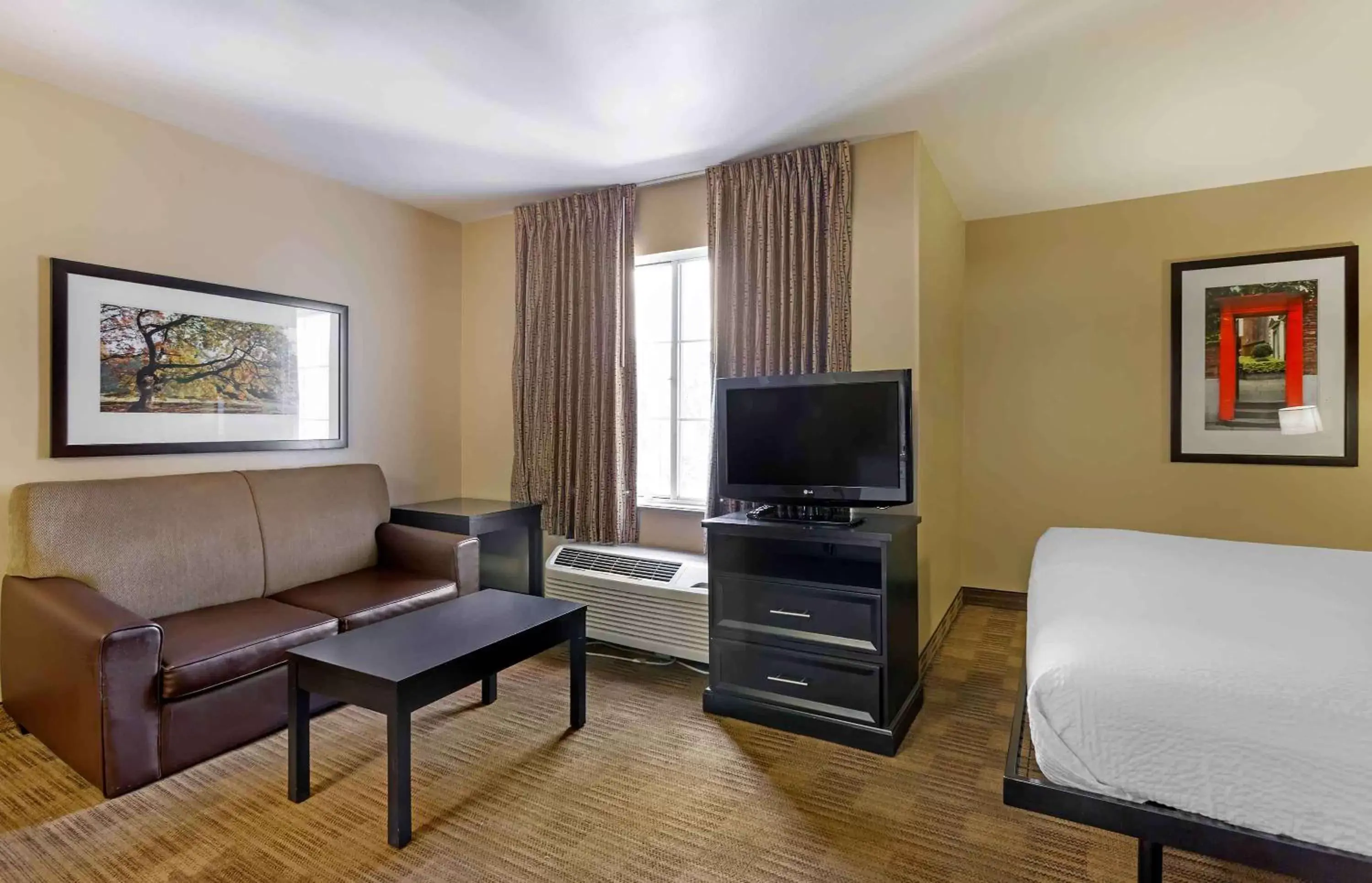 Bedroom, Seating Area in Extended Stay America Suites - Phoenix - Biltmore