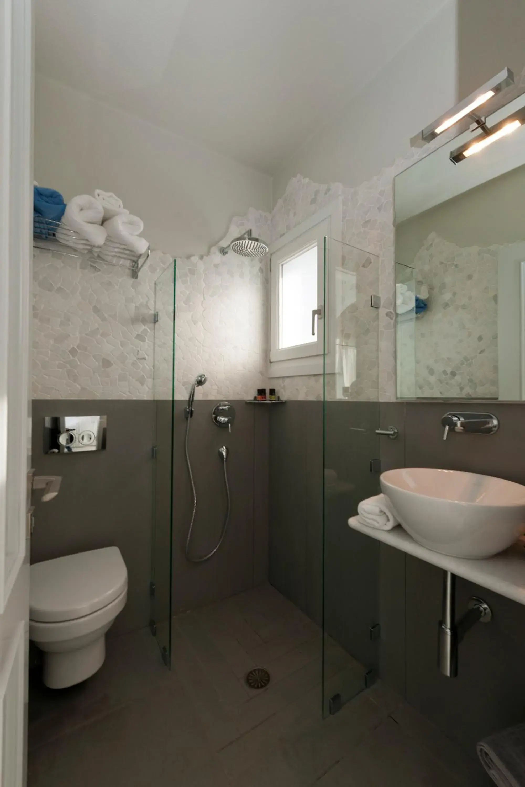 Bathroom in Ammos Naxos Exclusive Apartment
