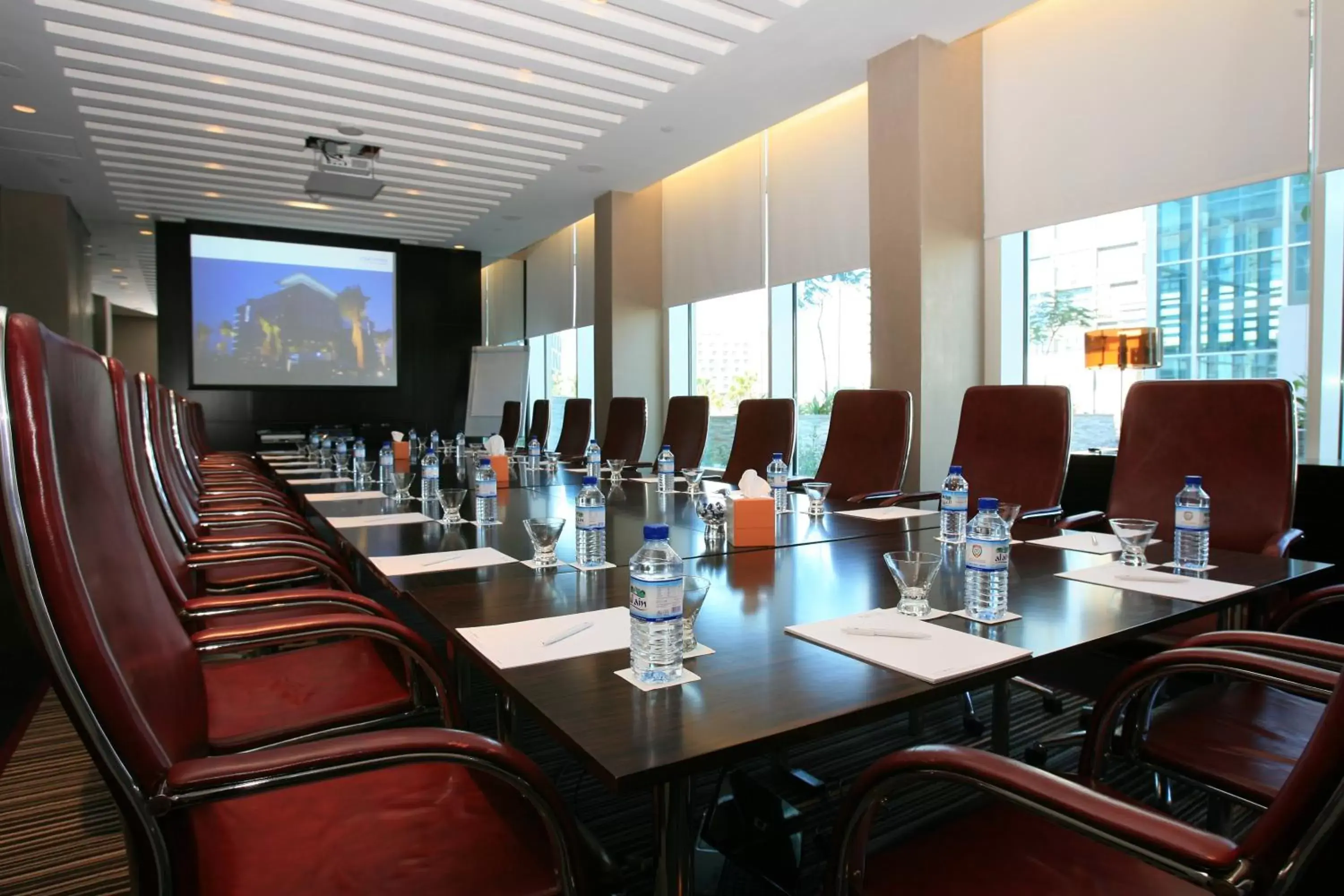 Business facilities in Yas Island Rotana Abu Dhabi