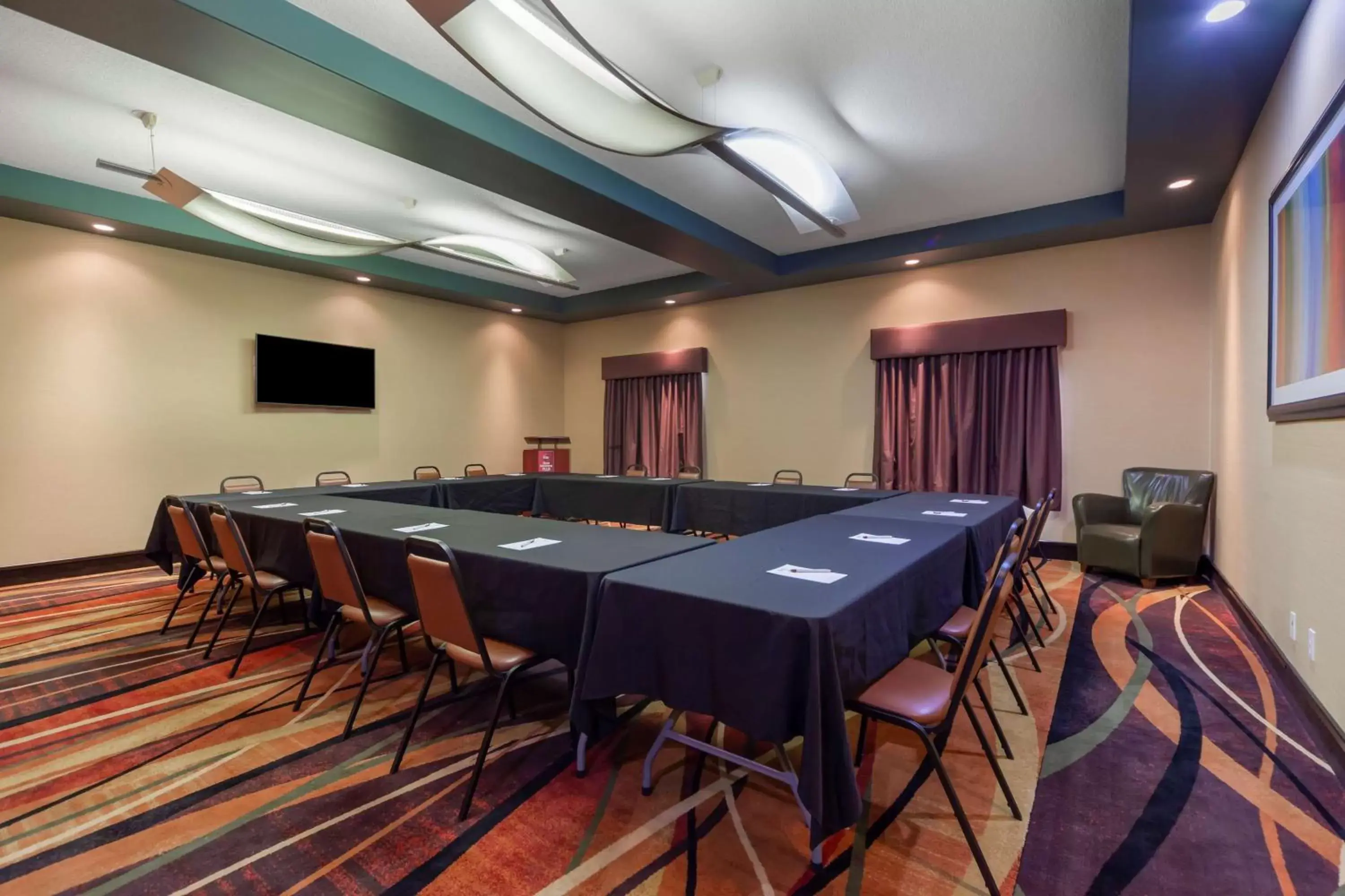 Meeting/conference room in Best Western Plus Sherwood Park Inn & Suites