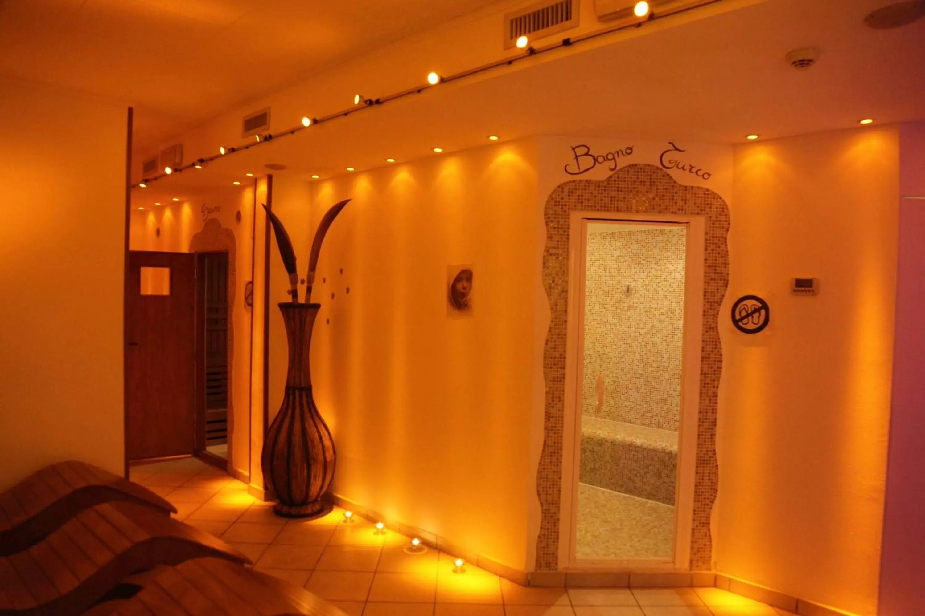 Steam room, Bathroom in Hotel Nigritella